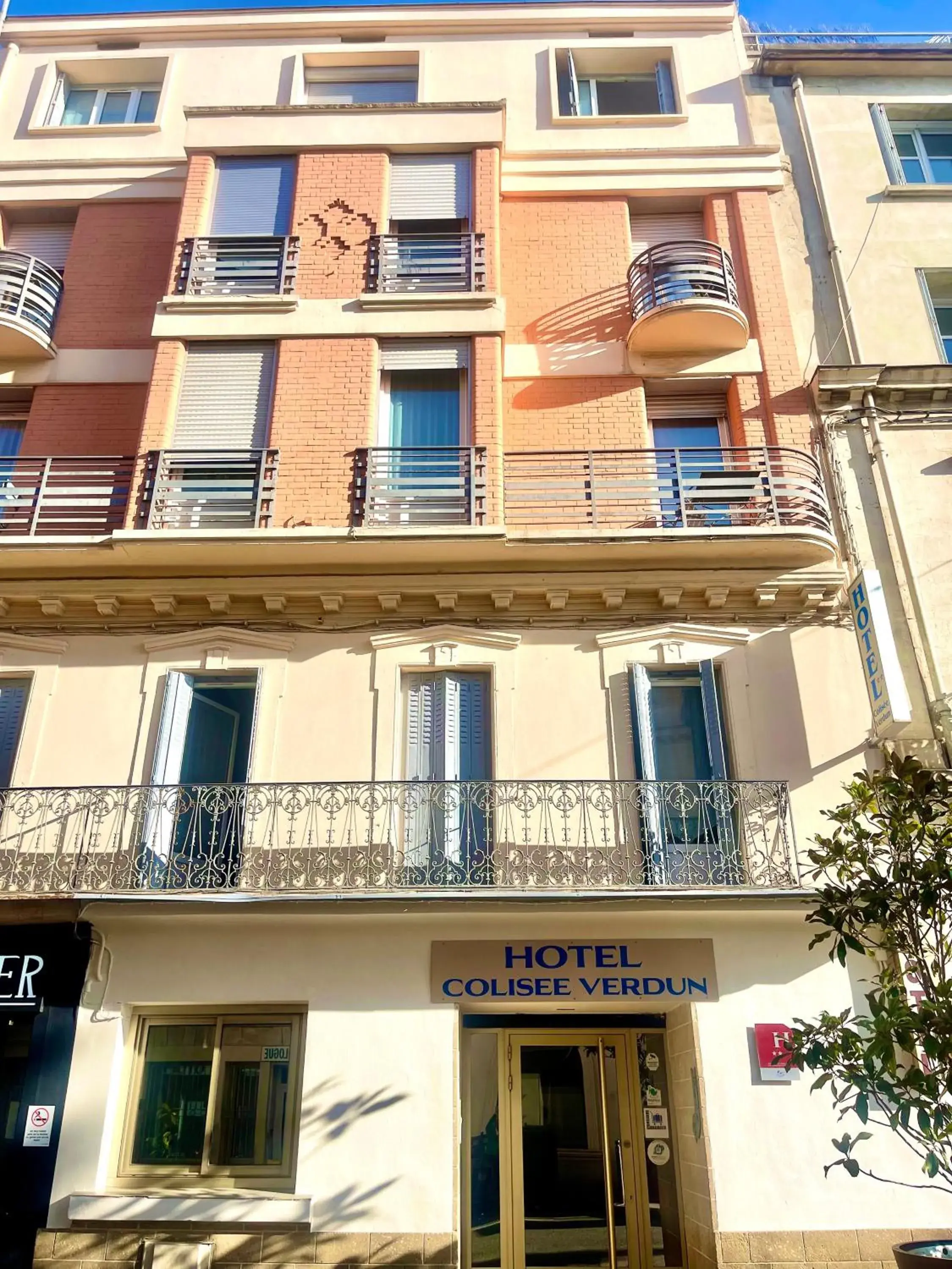 Property building in Hôtel Colisée-Verdun Centre Gare Saint-Roch Property building in Hôtel Colisée-Verdun Centre Gare Saint-Roch