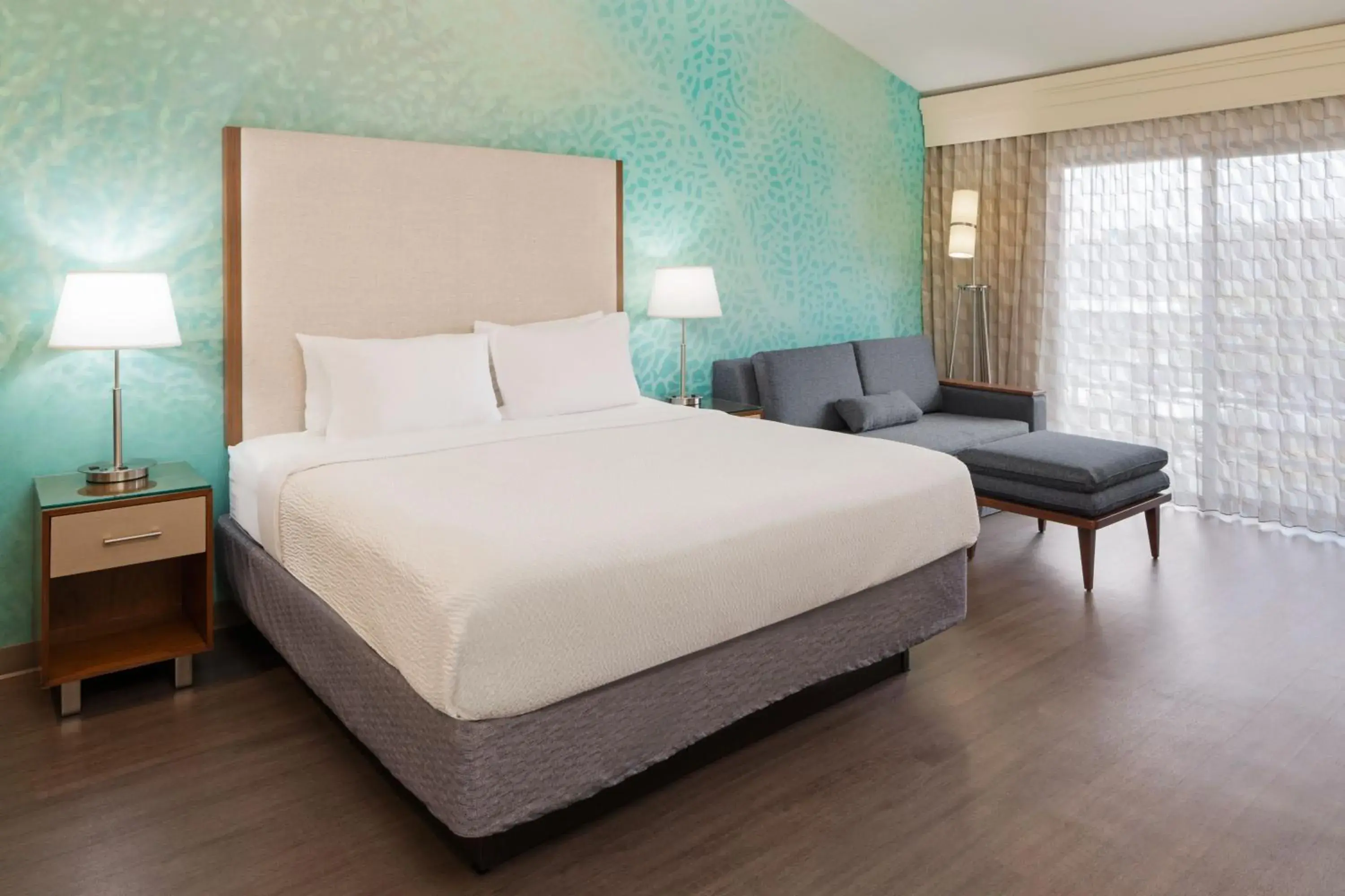 Studio Suite, Larger Guest room, 1 King, Sofa bed in Courtyard by Marriott San Diego Del Mar/Solana Beach Studio Suite, Larger Guest room, 1 King, Sofa bed in Courtyard by Marriott San Diego Del Mar/Solana Beach