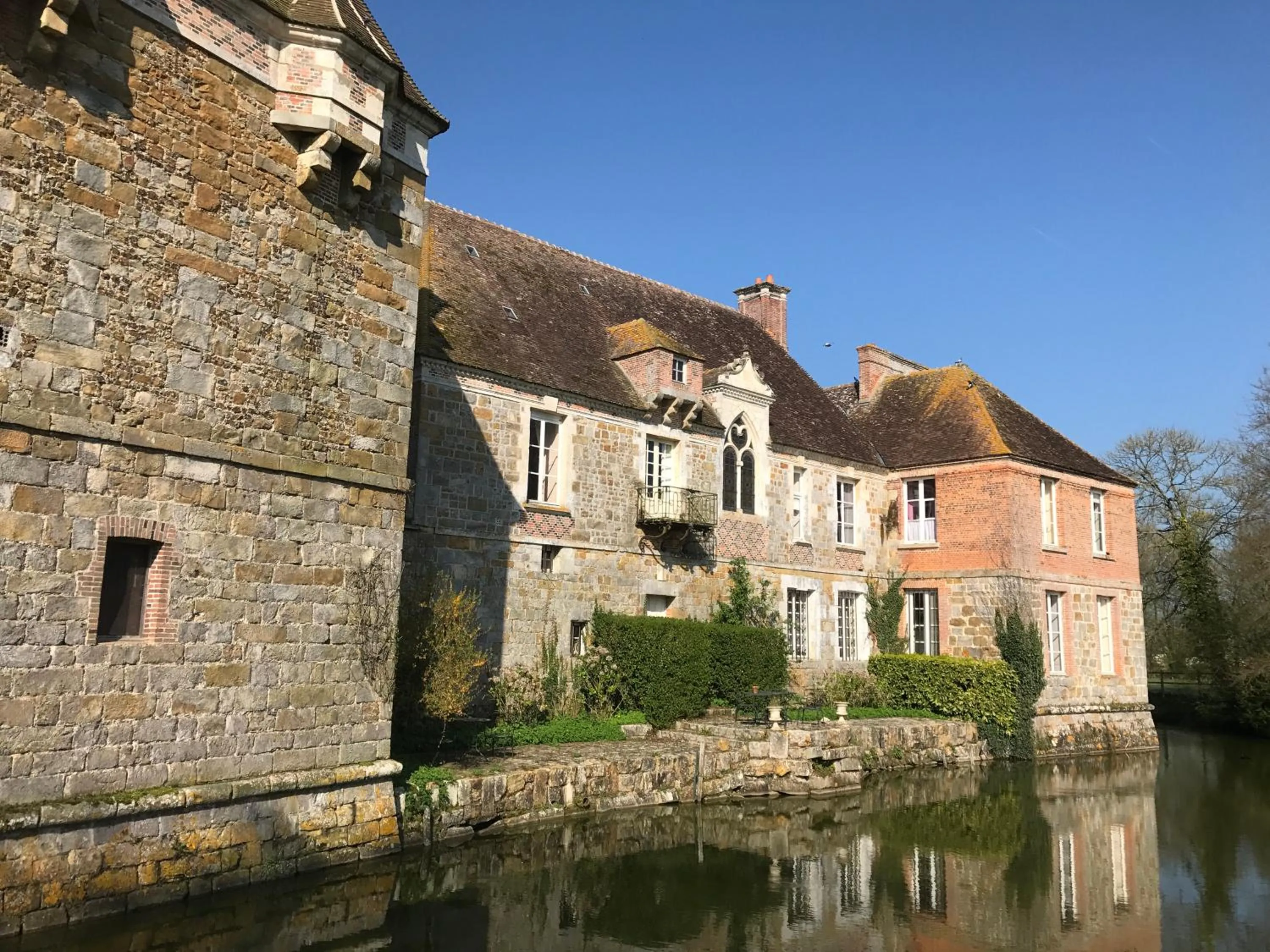 Property building in Chateau du Blanc Buisson