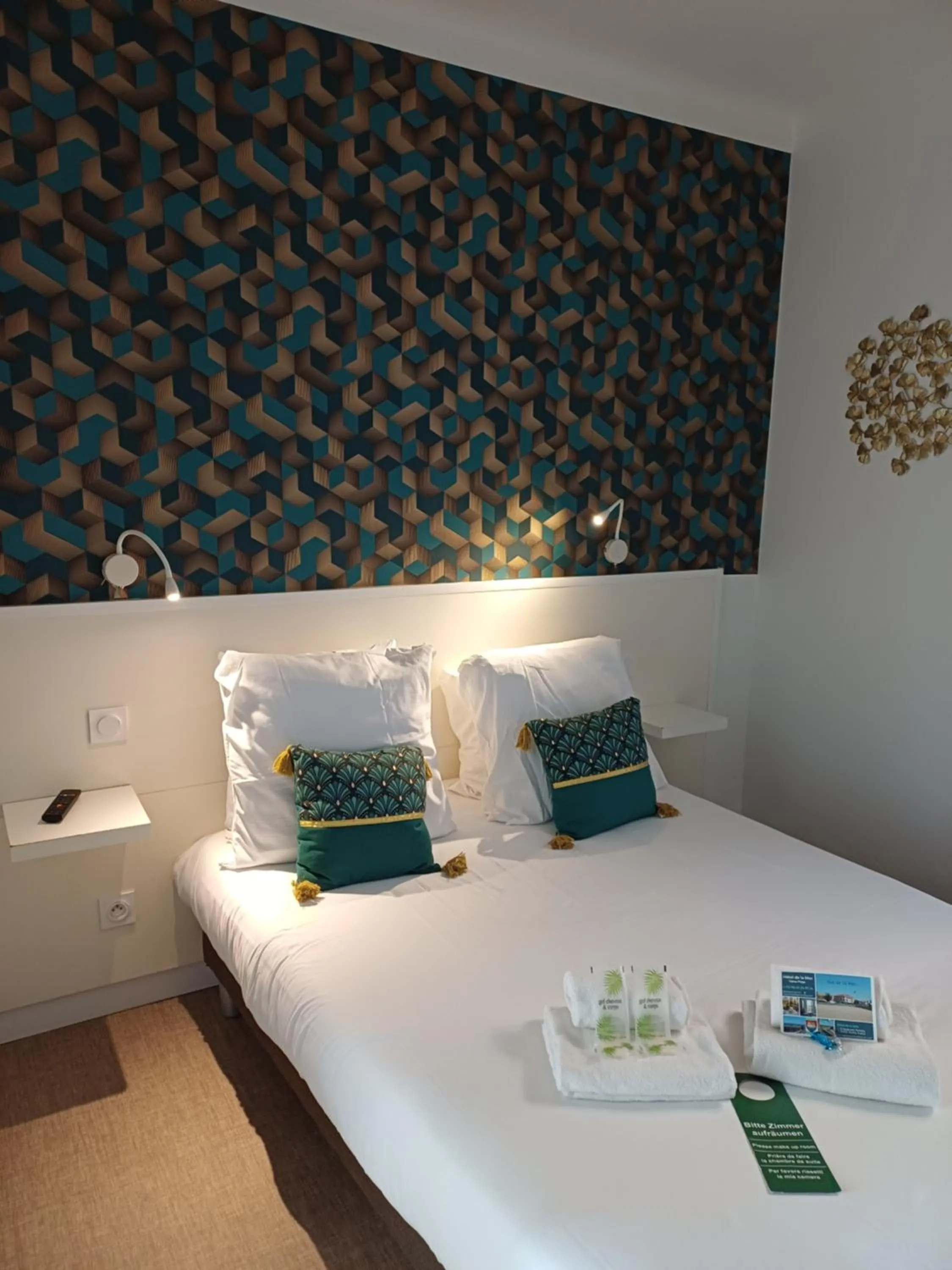 Photo of the whole room, Bed in Hôtel de la Mer