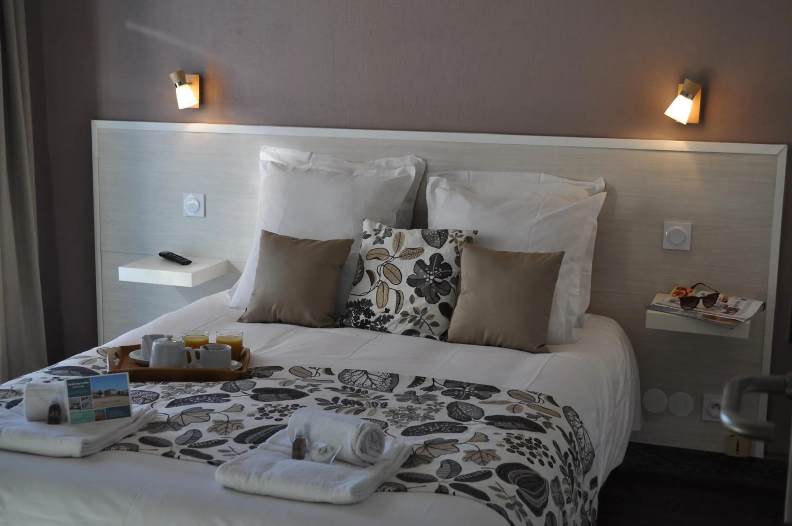 Bed in Hôtel de la Mer