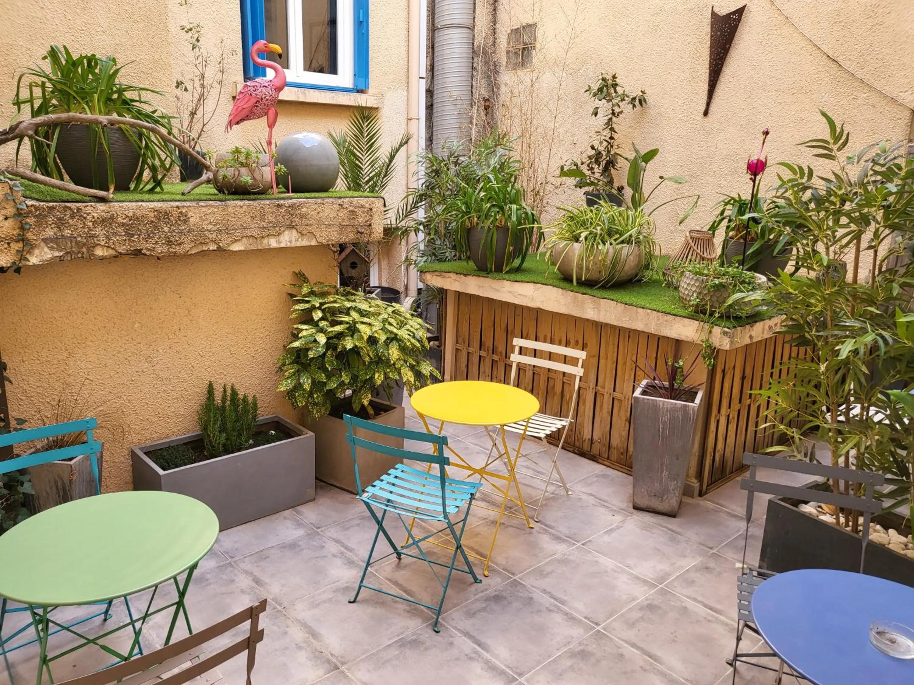 Patio in Hôtel de la Mer
