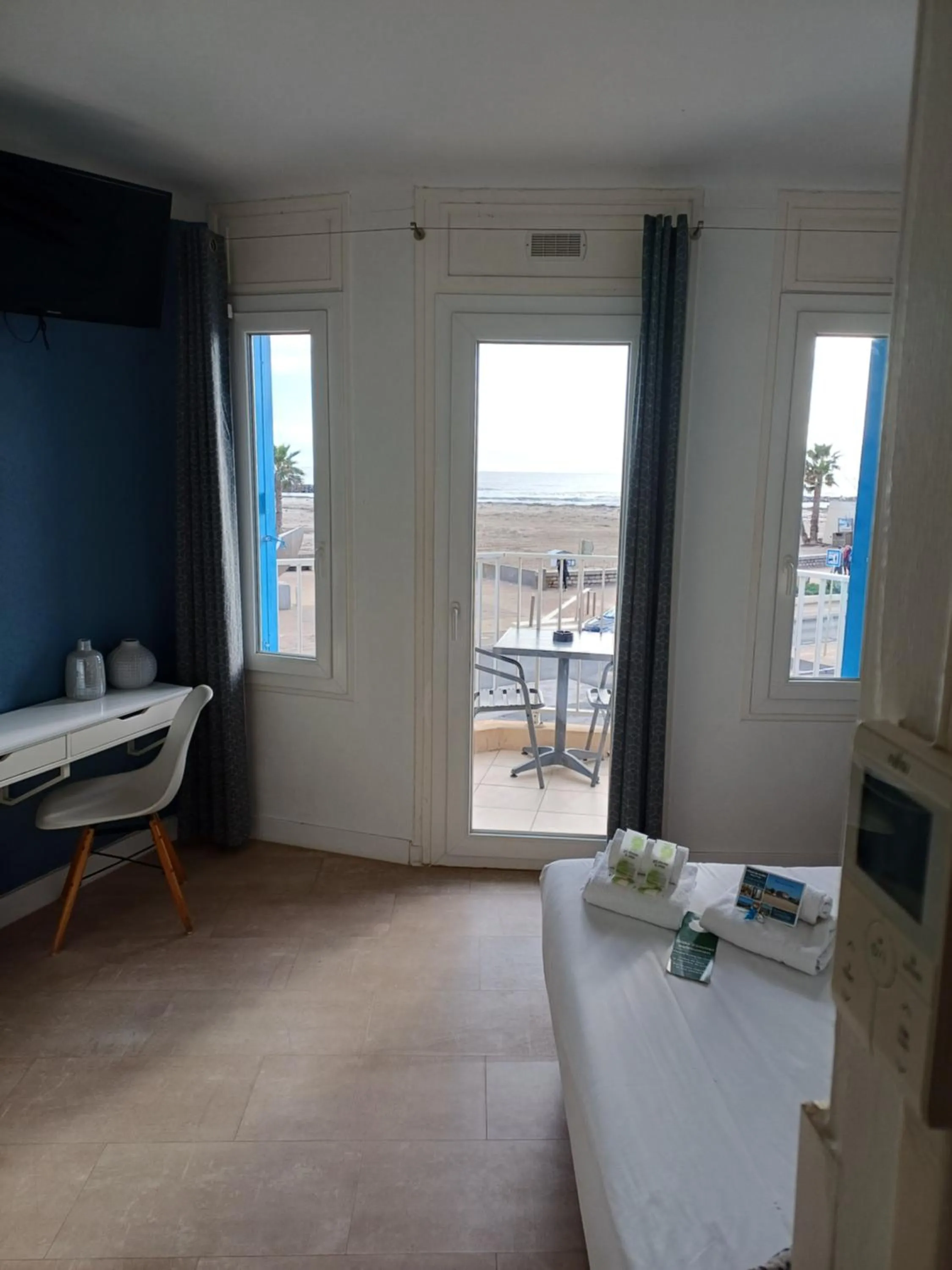 Bed in Hôtel de la Mer