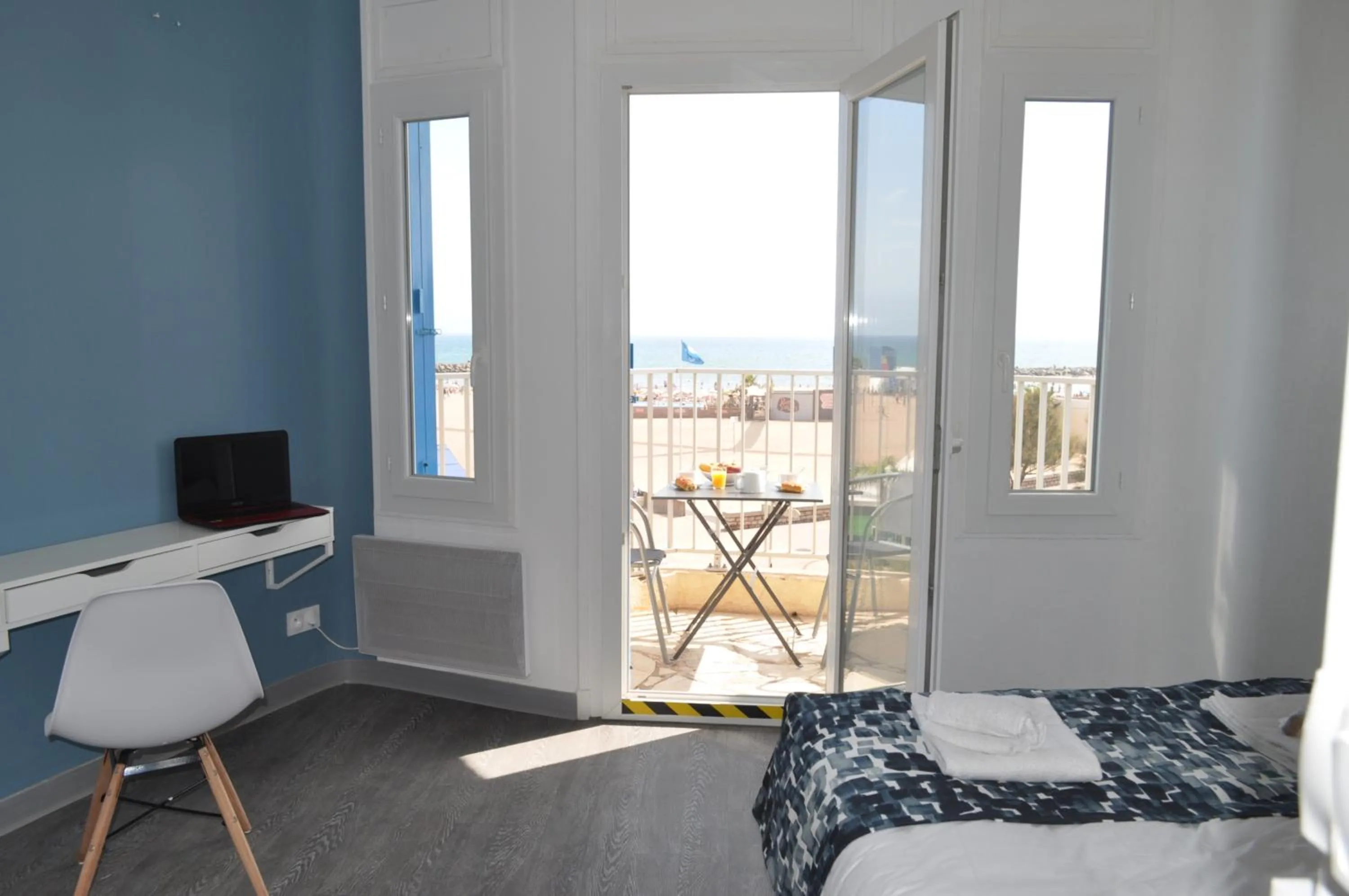 TV and multimedia in Hôtel de la Mer