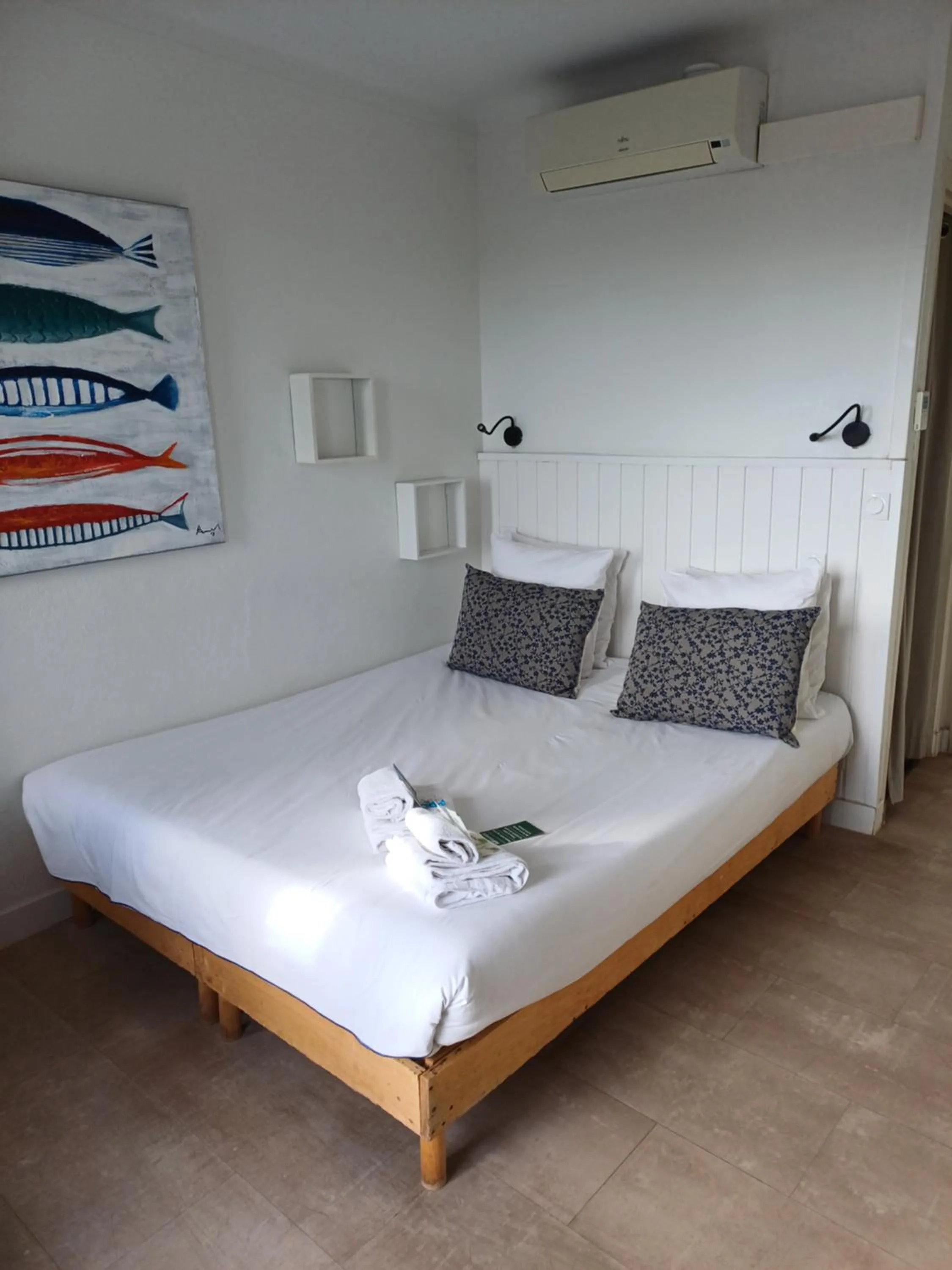 Bed in Hôtel de la Mer