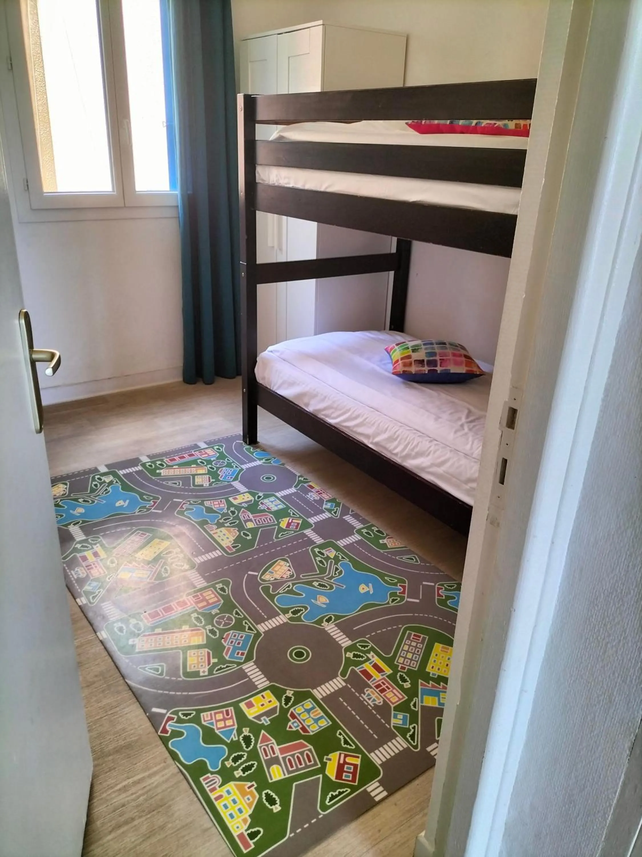 View (from property/room), Bed in Hôtel de la Mer