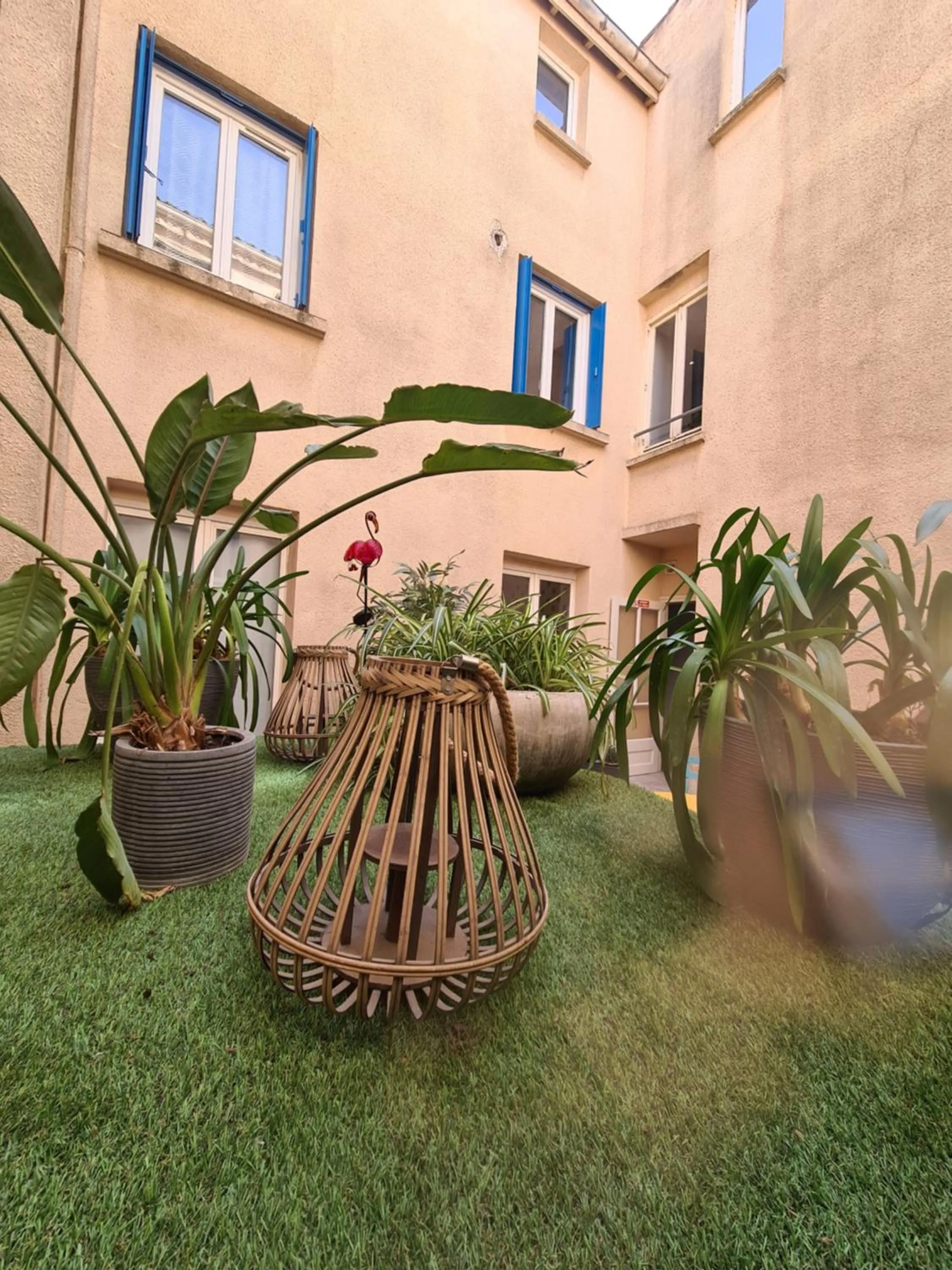 Patio in Hôtel de la Mer