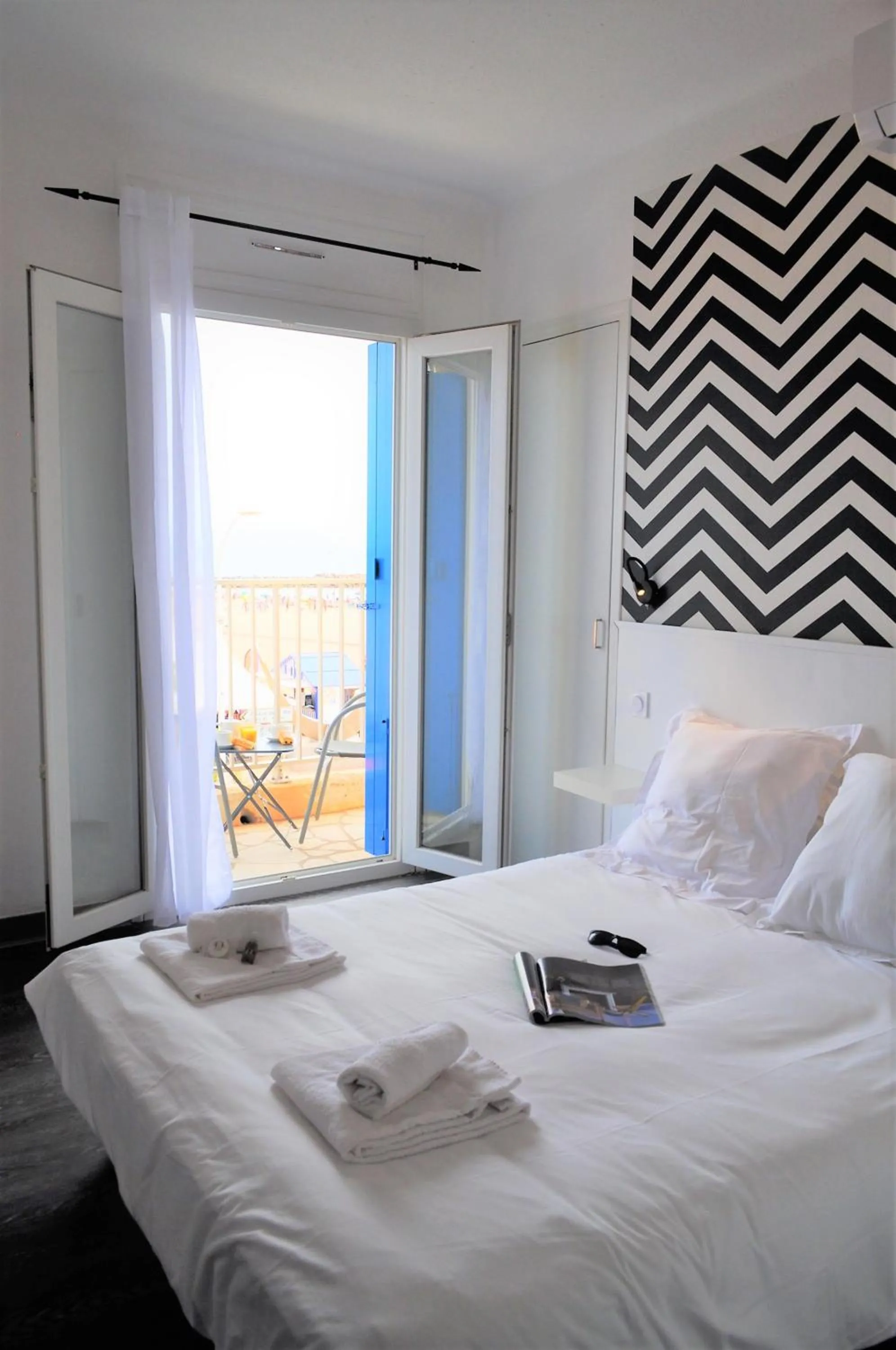 Bed in Hôtel de la Mer