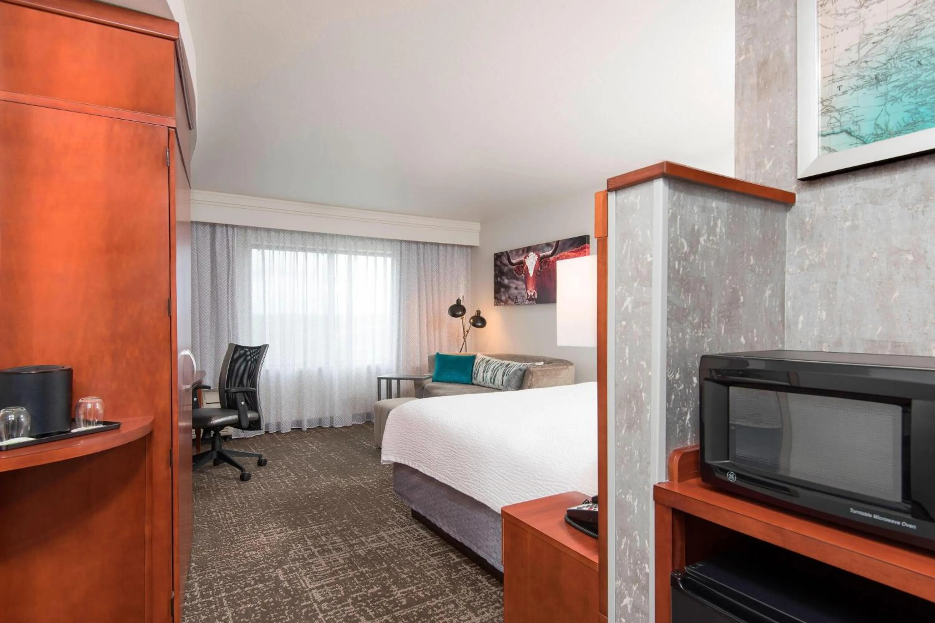Photo of the whole room, Bed in Courtyard by Marriott San Antonio North Stone Oak At Legacy