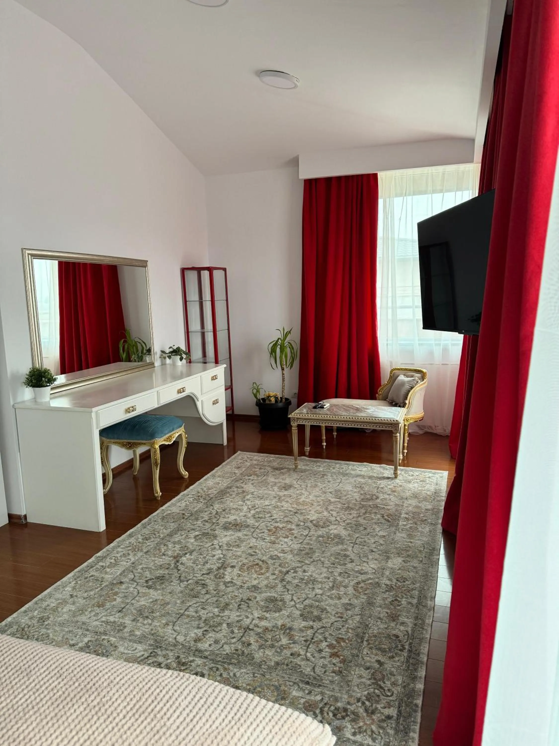 Bedroom in Phoenicia Suites Baneasa