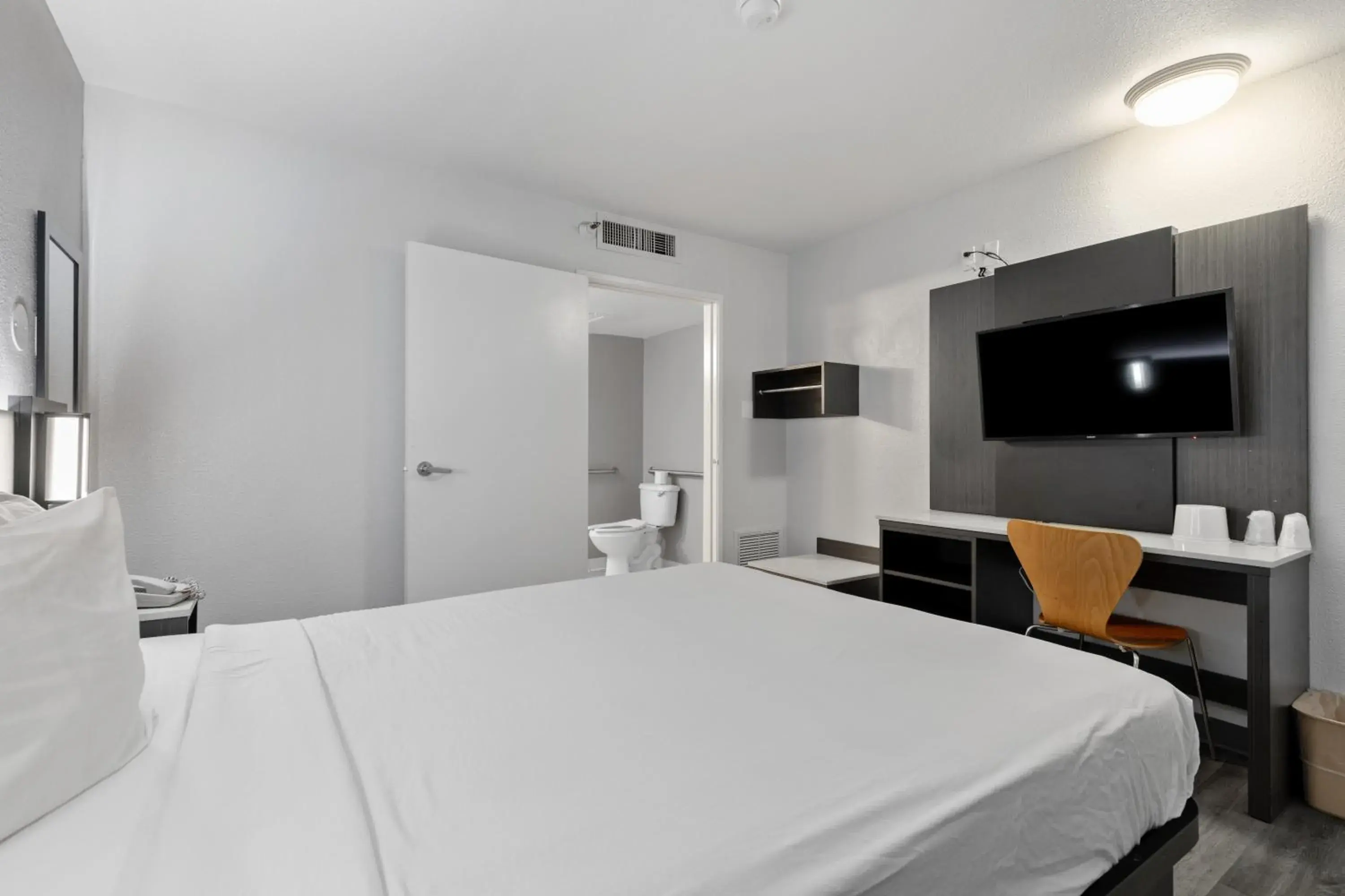 Queen Room - single occupancy - Disability Access - Roll in Shower in Motel 6-Oceanside, CA Queen Room - single occupancy - Disability Access - Roll in Shower in Motel 6-Oceanside, CA