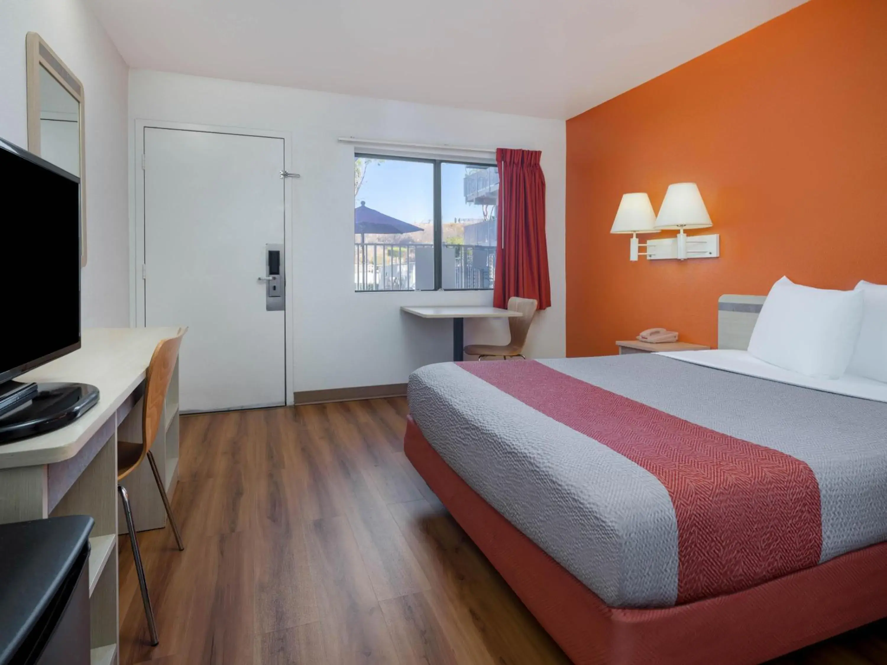 Deluxe Queen Room - single occupancy in Motel 6-Oceanside, CA Deluxe Queen Room - single occupancy in Motel 6-Oceanside, CA