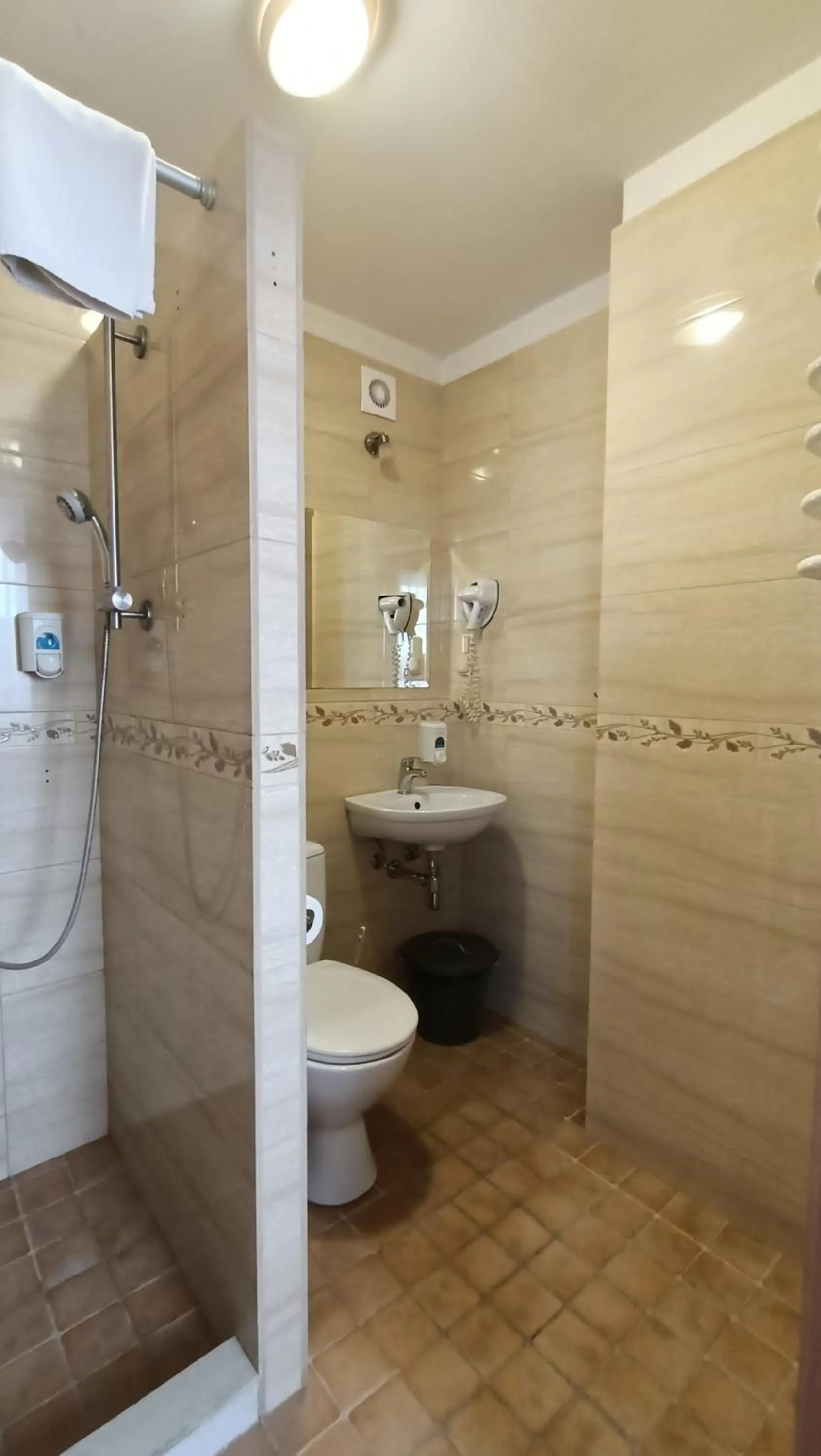 Bathroom in Hotel Pomorski