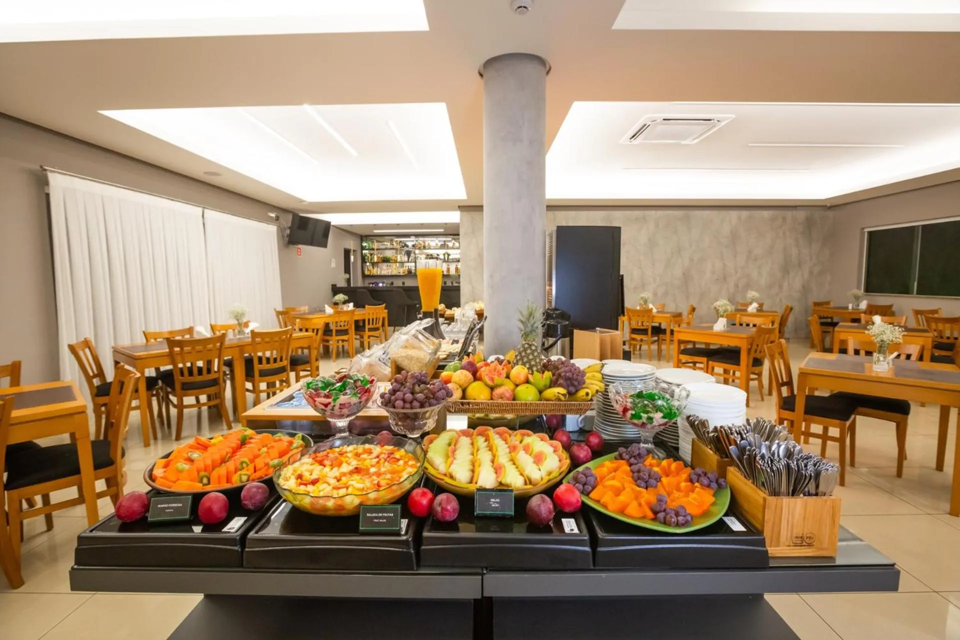 Buffet breakfast in Quality Hotel Jundiaí