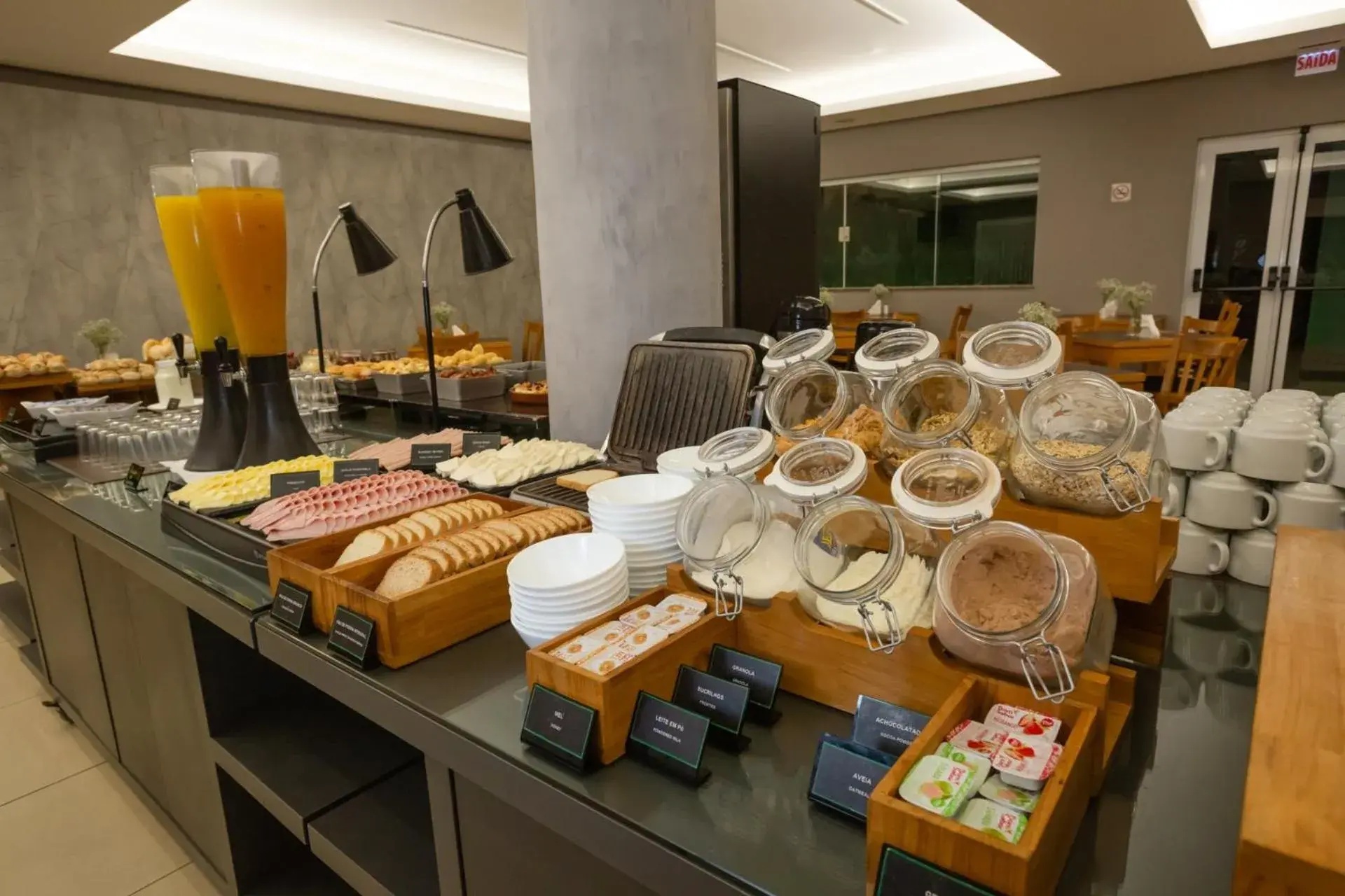 Buffet breakfast in Quality Hotel Jundiaí Buffet breakfast in Quality Hotel Jundiaí