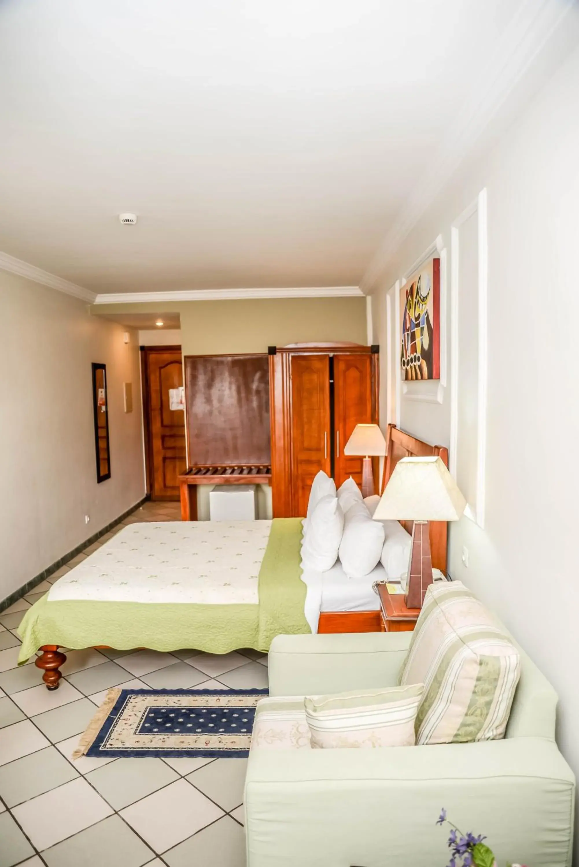 Deluxe King Room in Tchero Hotel Deluxe King Room in Tchero Hotel