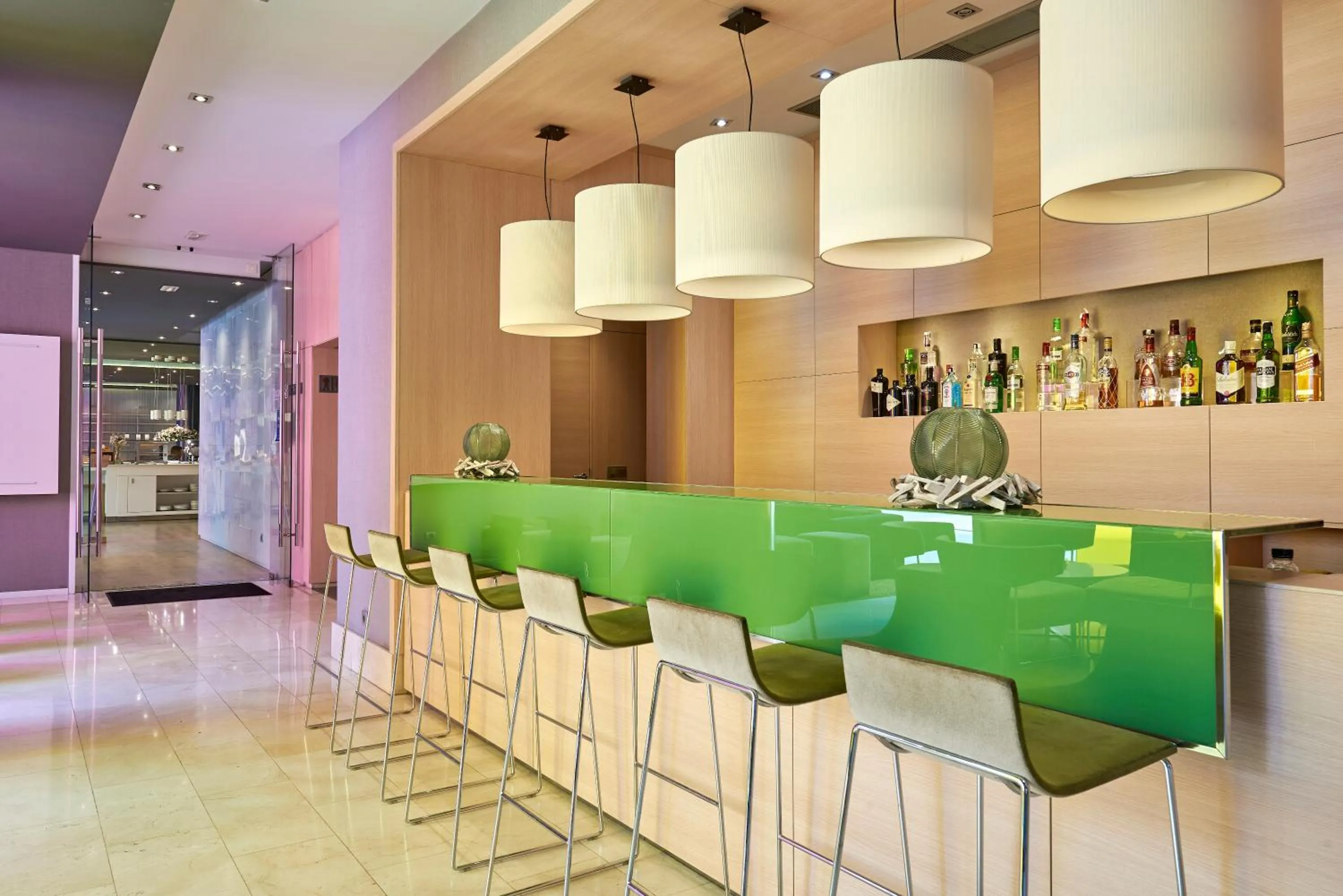 Lounge or bar in DoubleTree by Hilton Girona