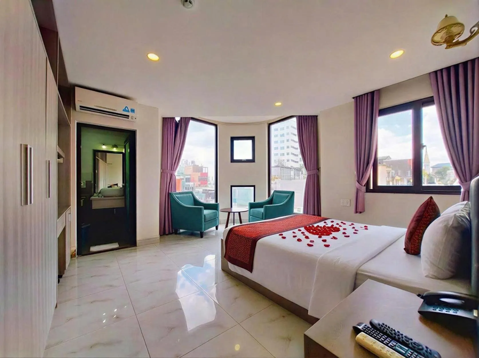 Bed in Green Star Hotel