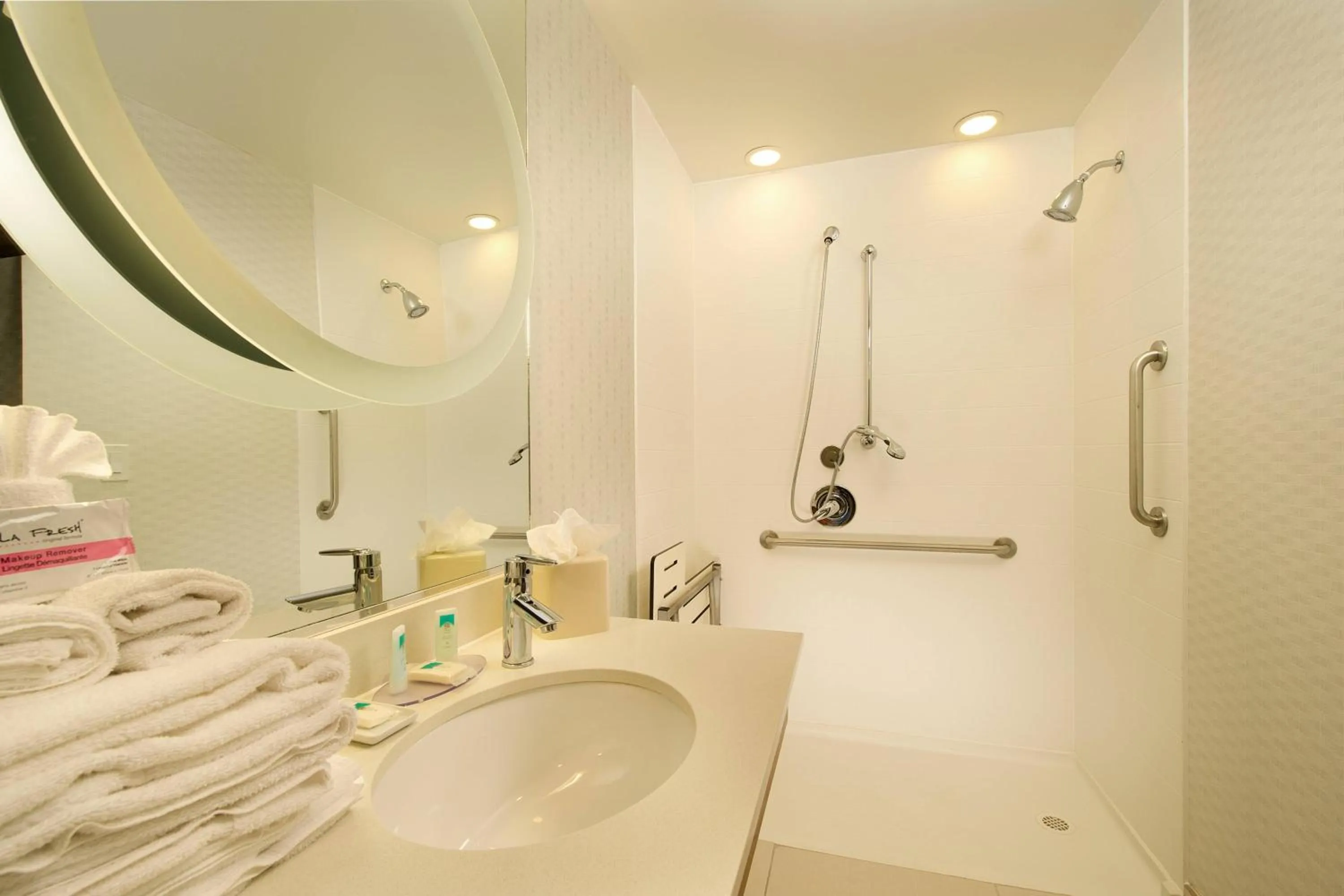 Bathroom in SpringHill Suites by Marriott San Antonio SeaWorld®/Lackland