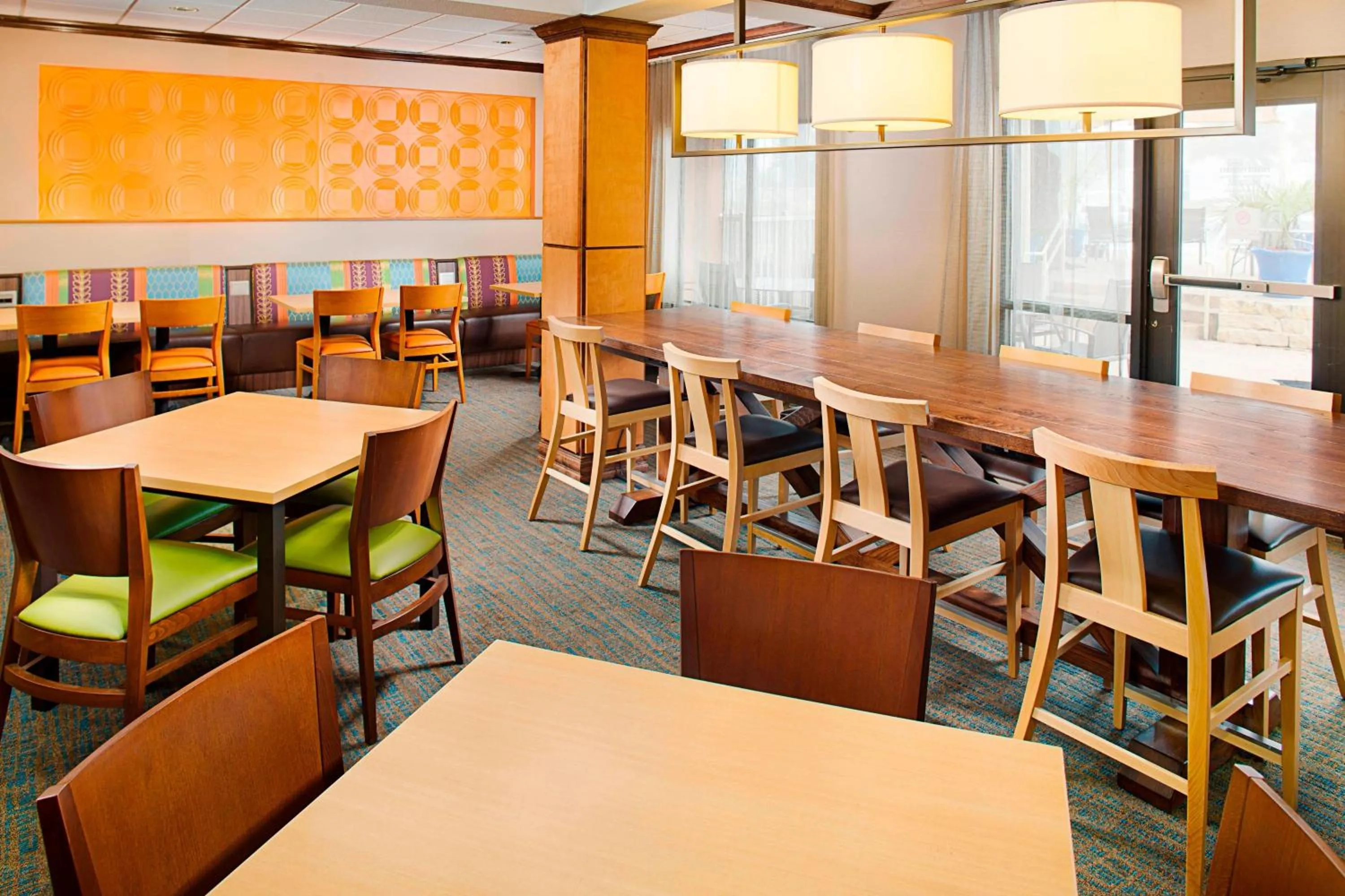 Restaurant/places to eat in Fairfield Inn & Suites by Marriott San Antonio SeaWorld / Westover Hills