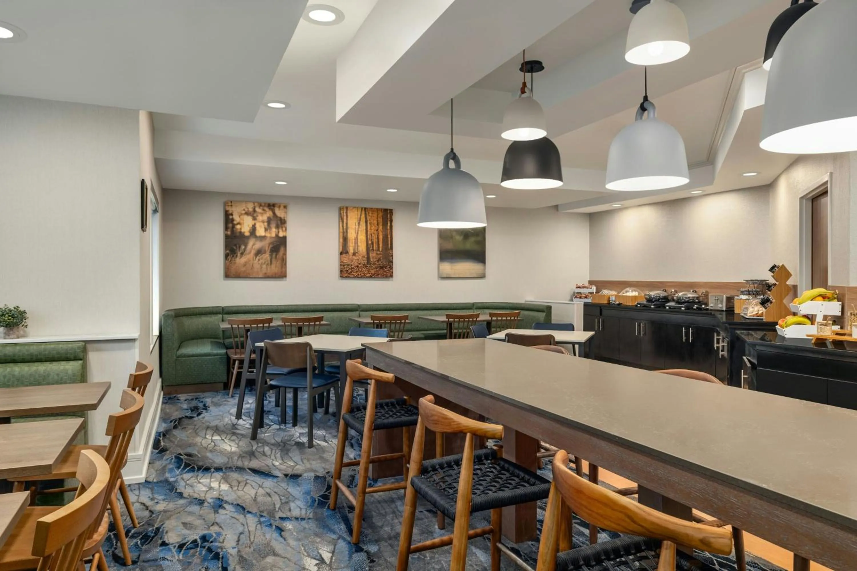 Breakfast in Fairfield Inn & Suites Savannah I-95 South