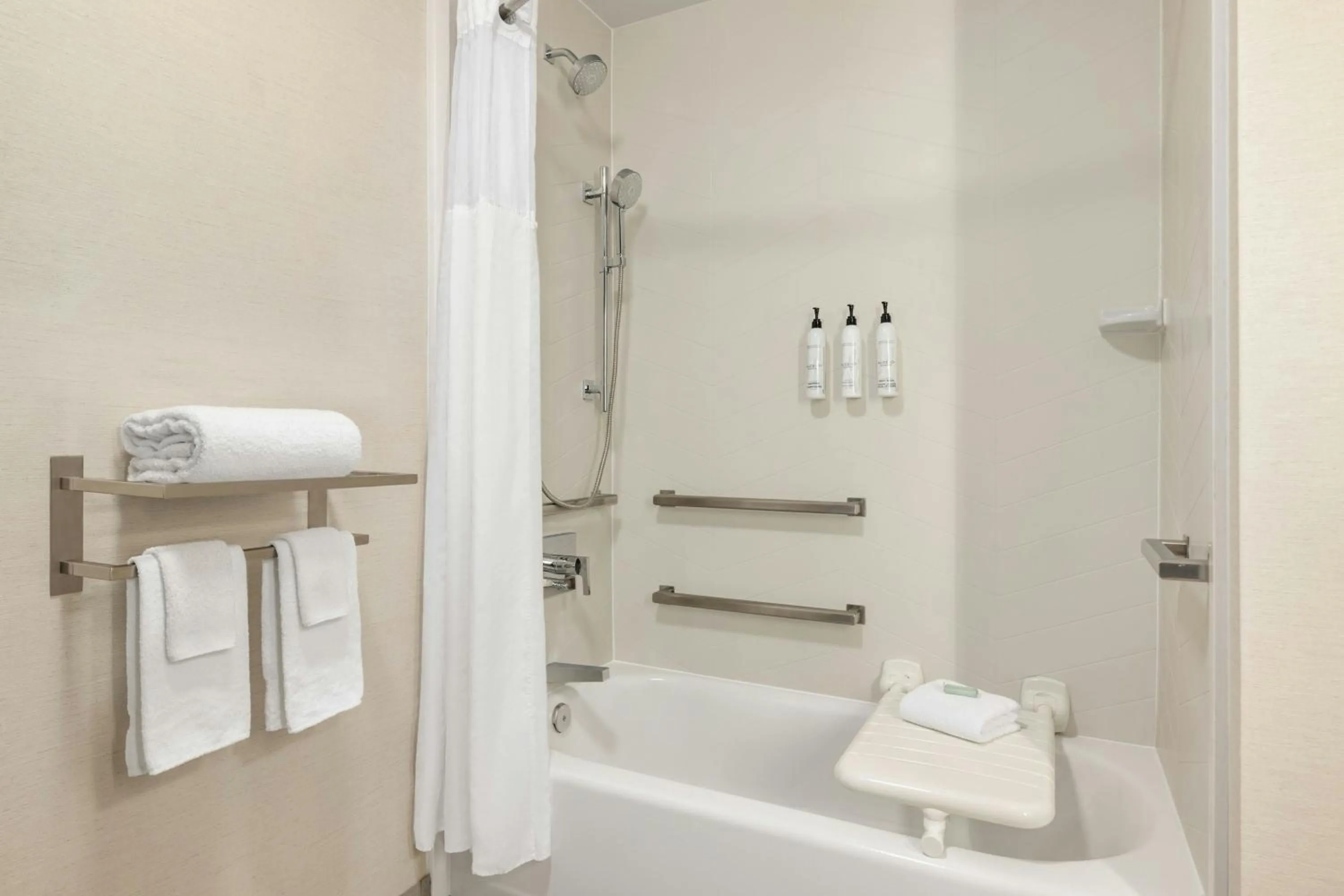 Photo of the whole room in Fairfield Inn & Suites Savannah I-95 South