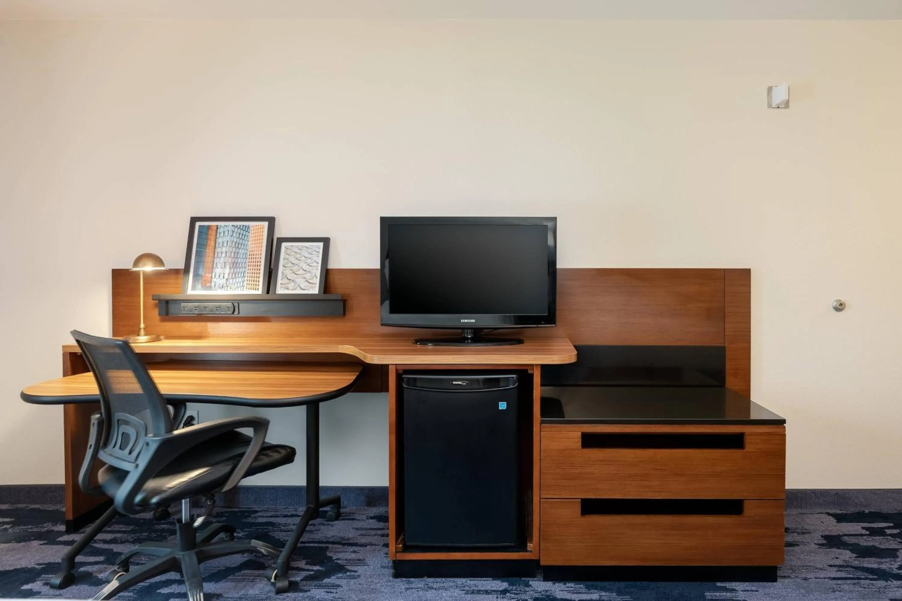 Photo of the whole room in Fairfield Inn & Suites Savannah Airport