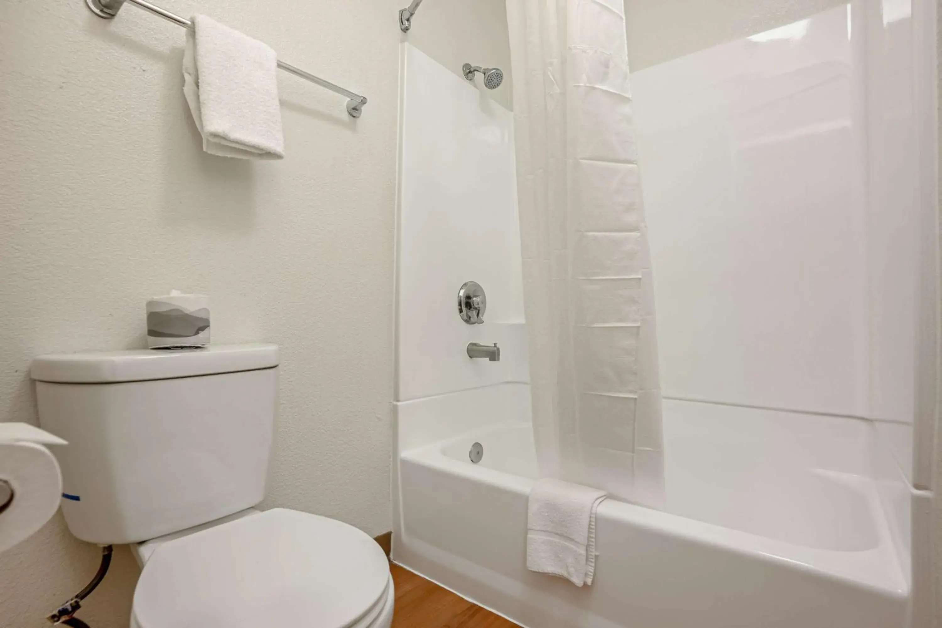 Bedroom in Motel 6-Temecula, CA - Historic Old Town Bedroom in Motel 6-Temecula, CA - Historic Old Town