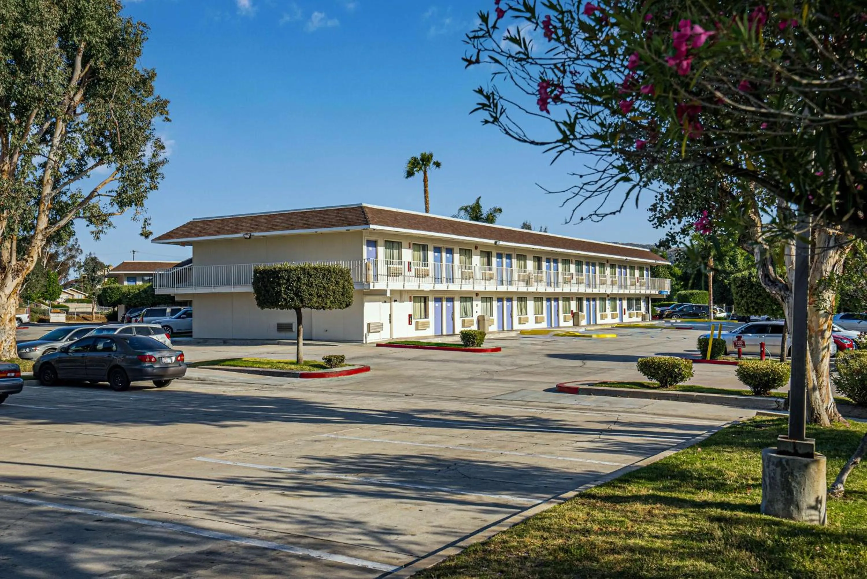 Property building in Motel 6-Temecula, CA - Historic Old Town