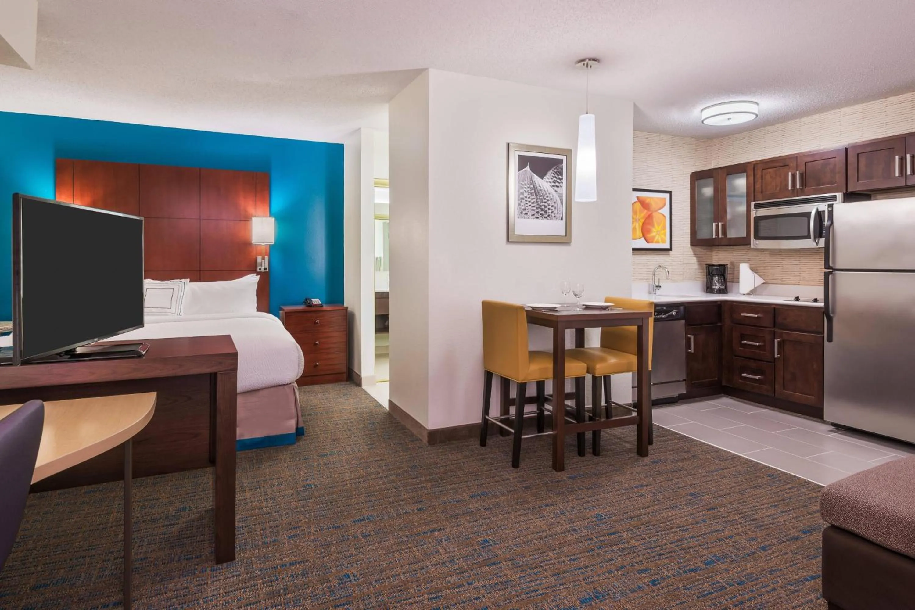 Bedroom, Bed in Residence Inn Savannah Midtown