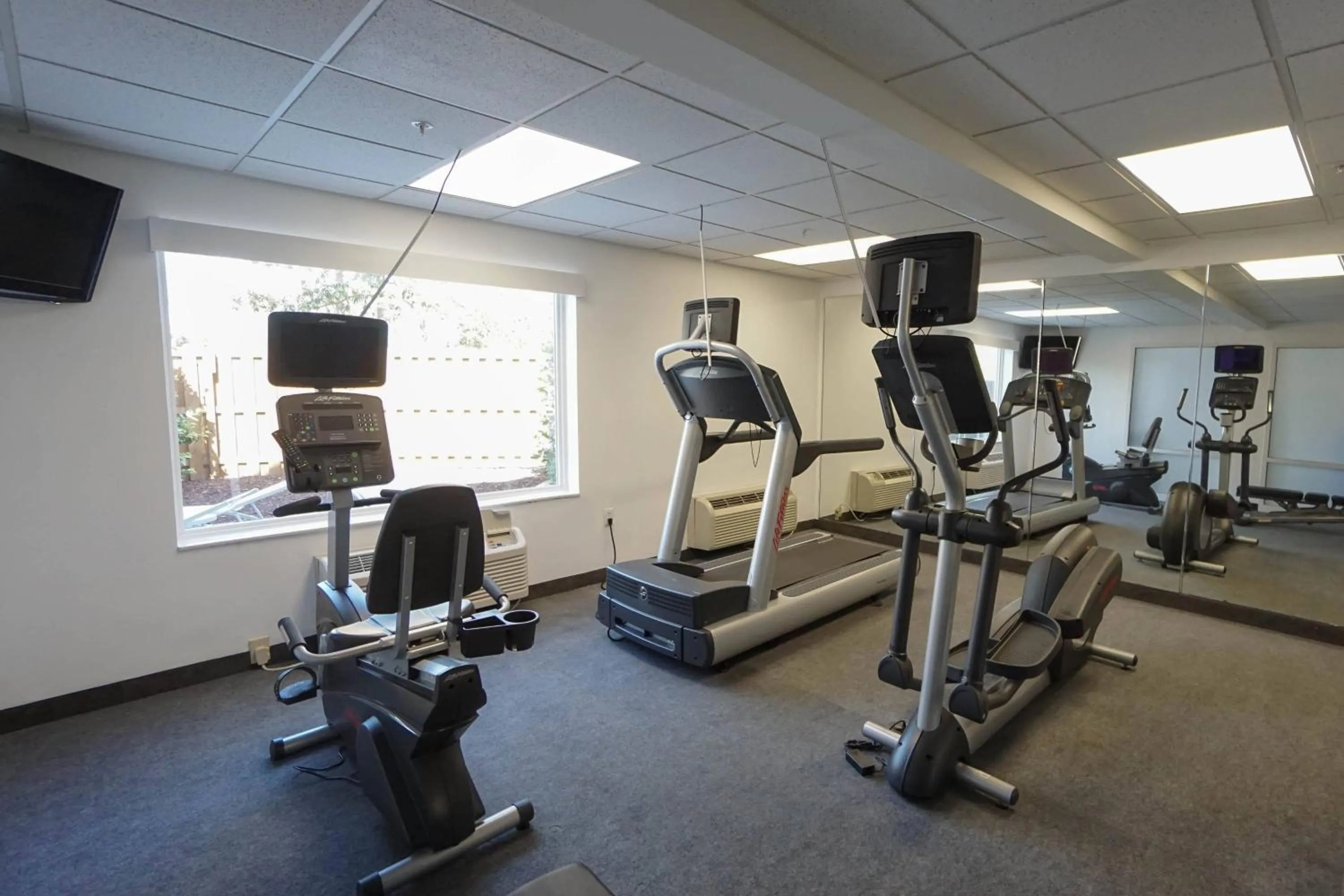 Fitness centre/facilities in SpringHill Suites by Marriott Savannah Midtown