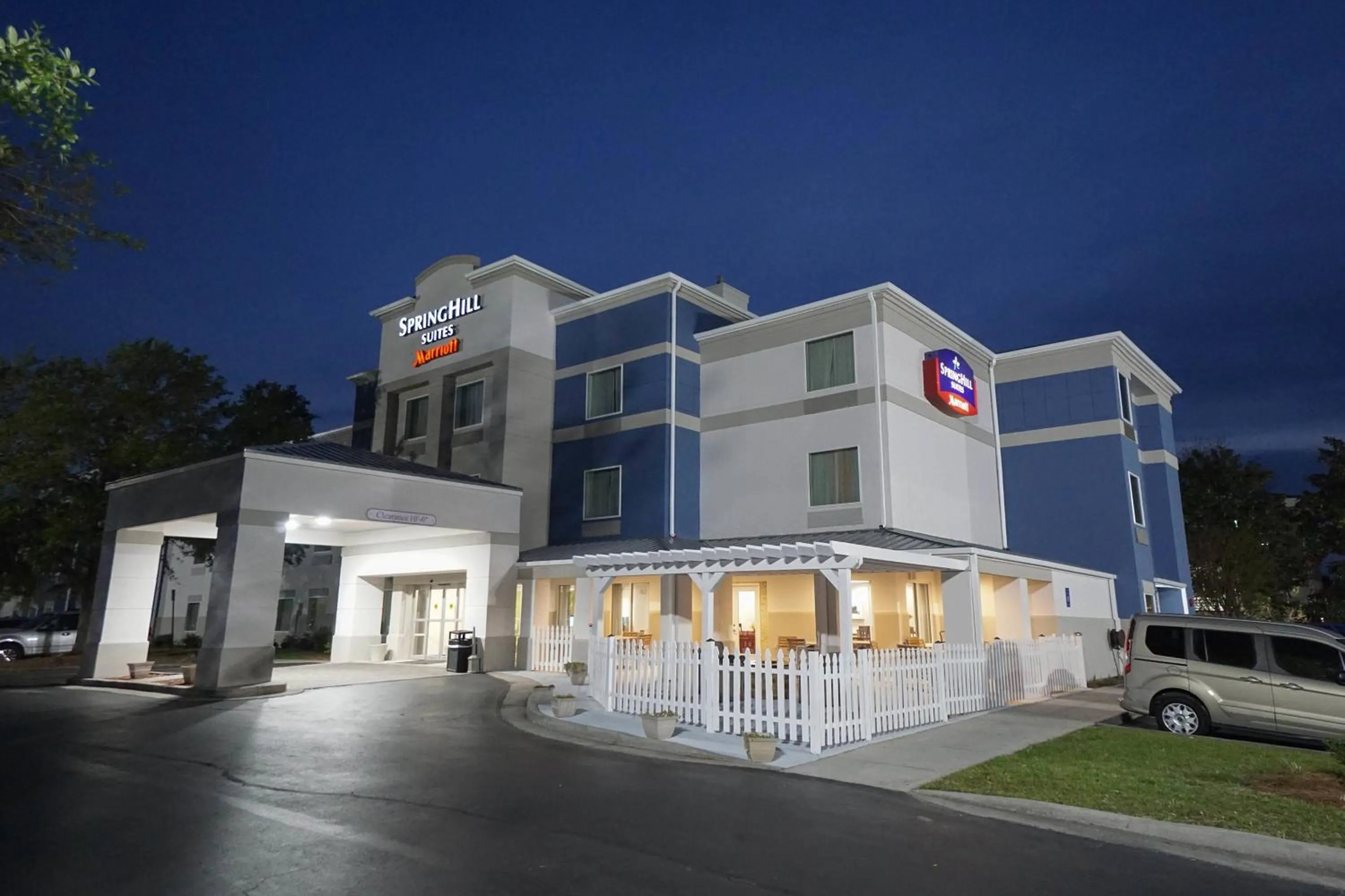 Property building in SpringHill Suites by Marriott Savannah Midtown