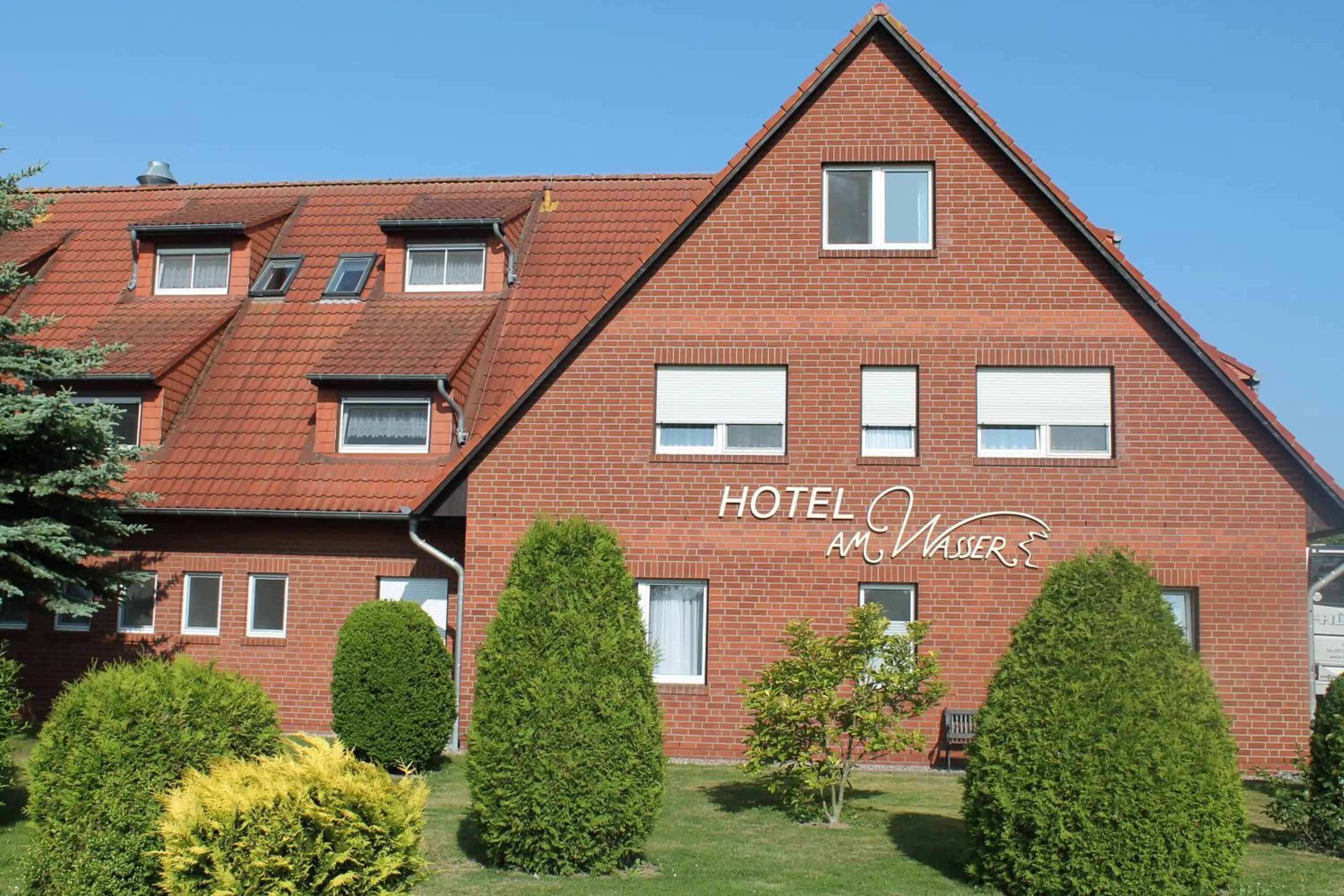 Property building in Hotel & Restaurant Am Wasser