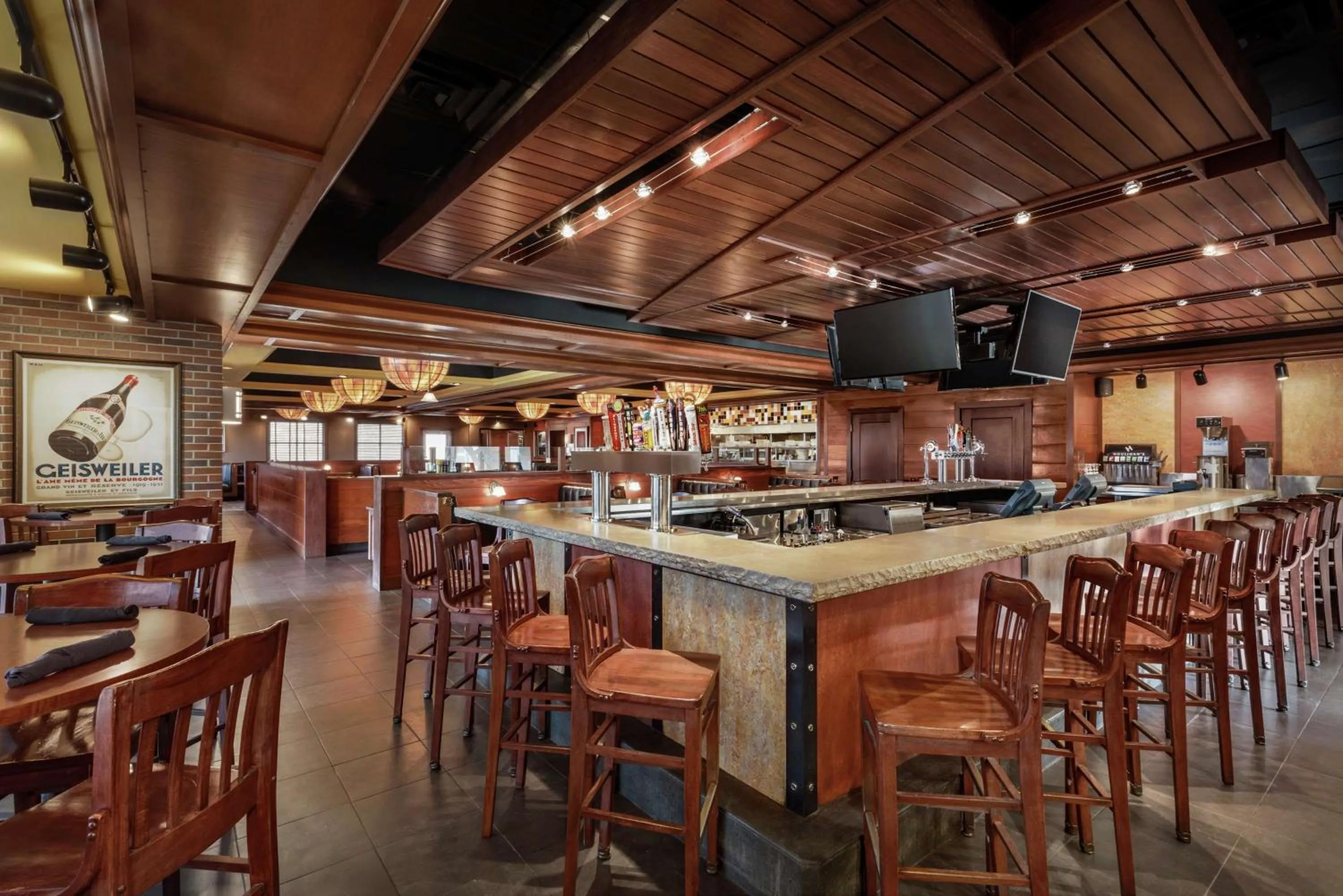 Lounge or bar in Hilton Garden Inn Dubuque Downtown