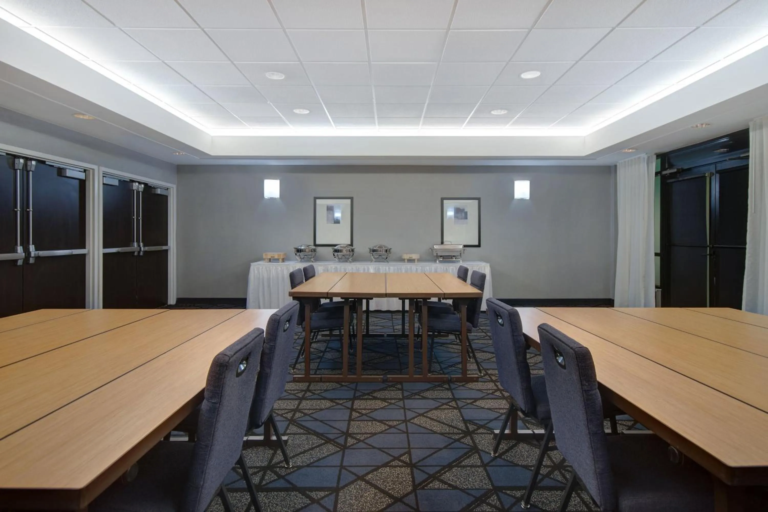 Meeting/conference room in Courtyard by Marriott State College