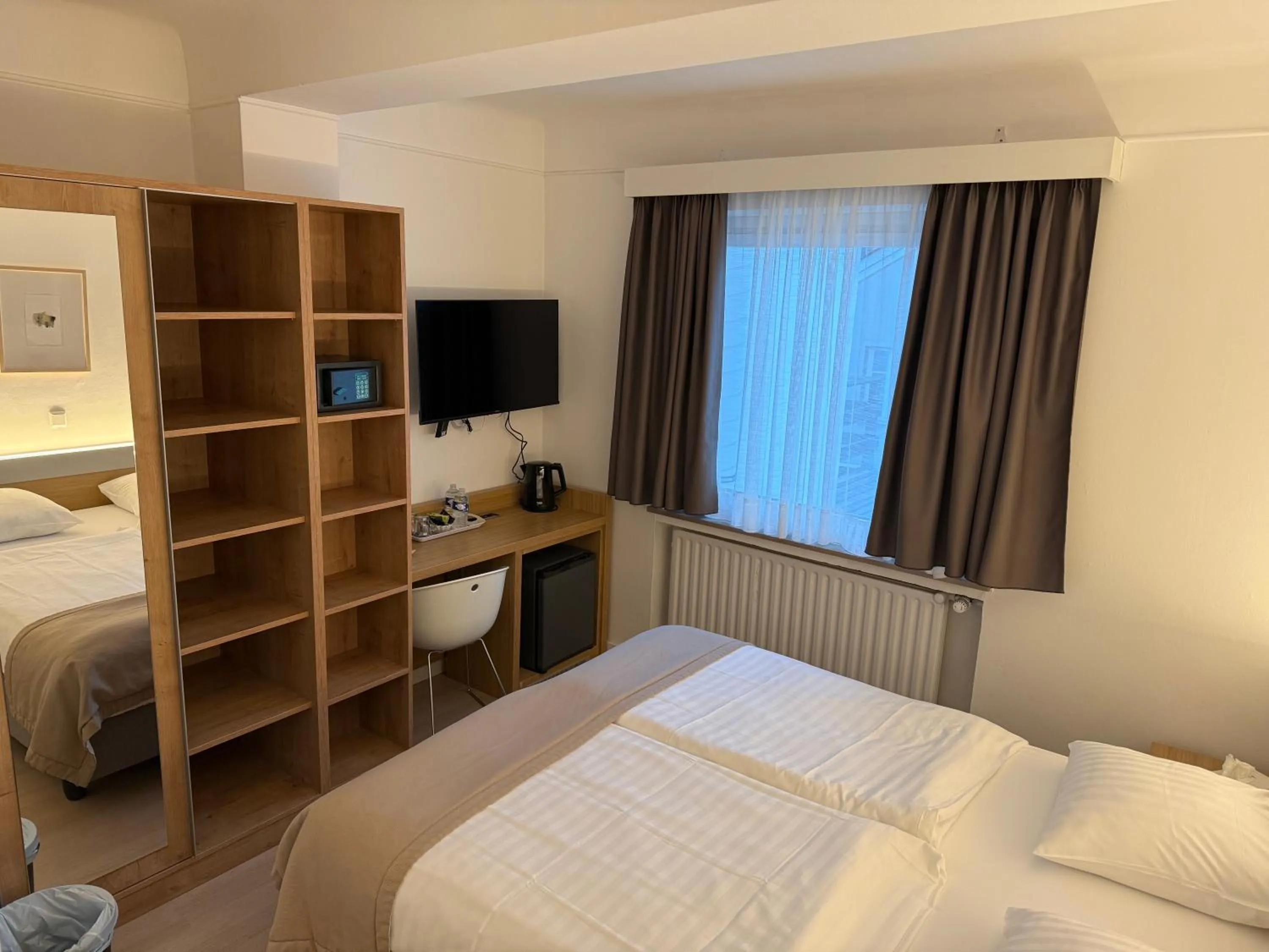 Bed in Hotel Francais