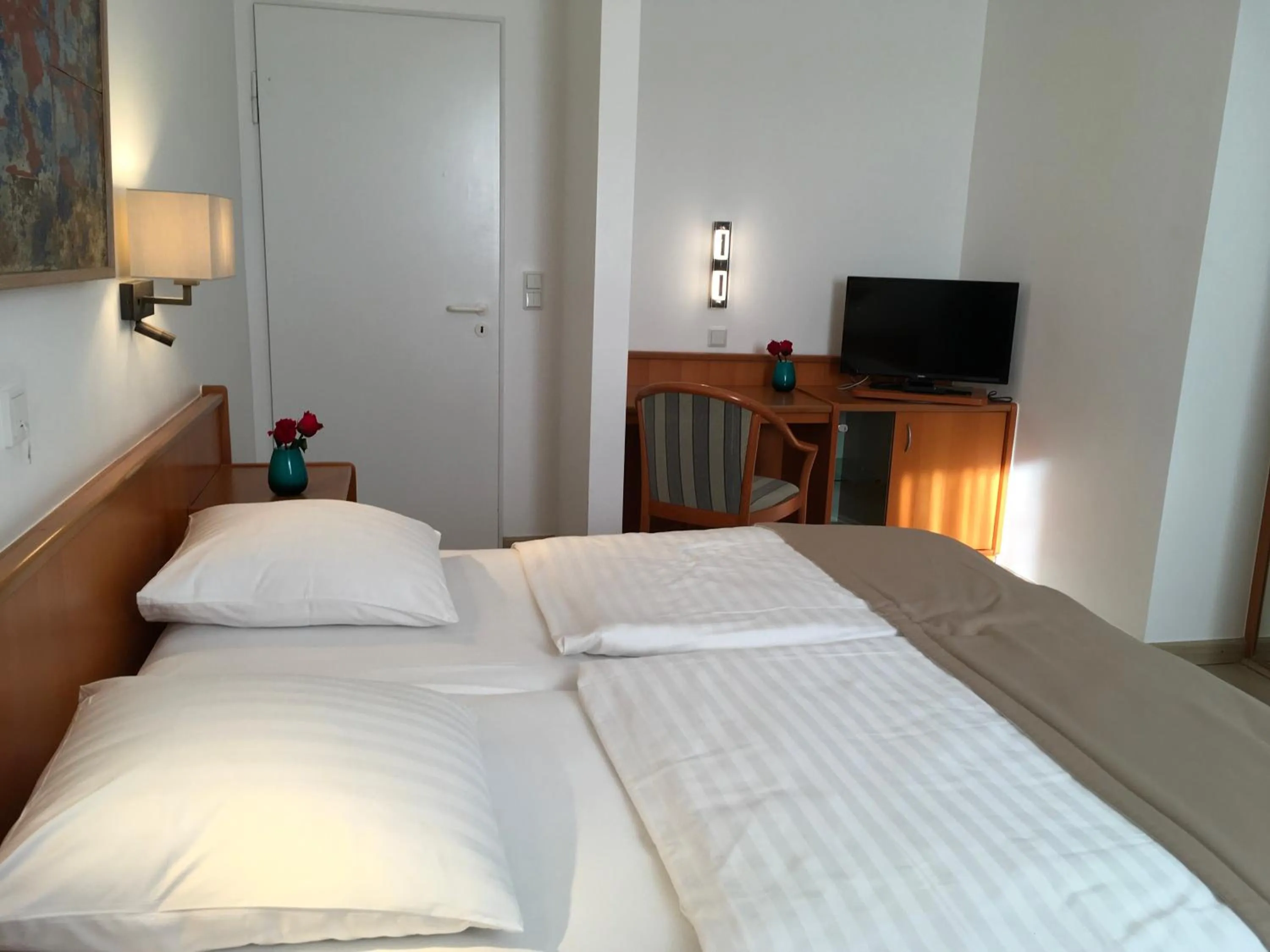 Bedroom, Bed in Hotel Francais