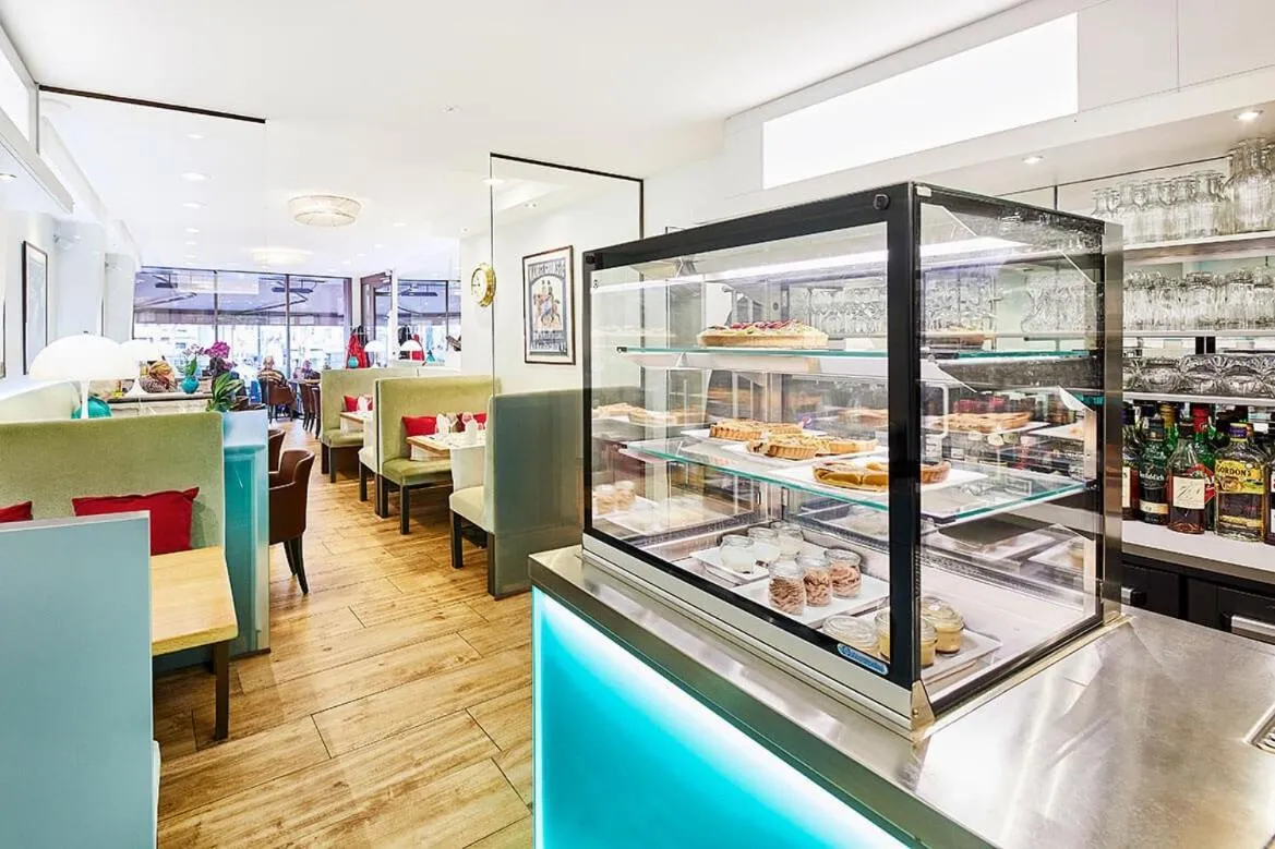 Restaurant/places to eat in Hotel Francais