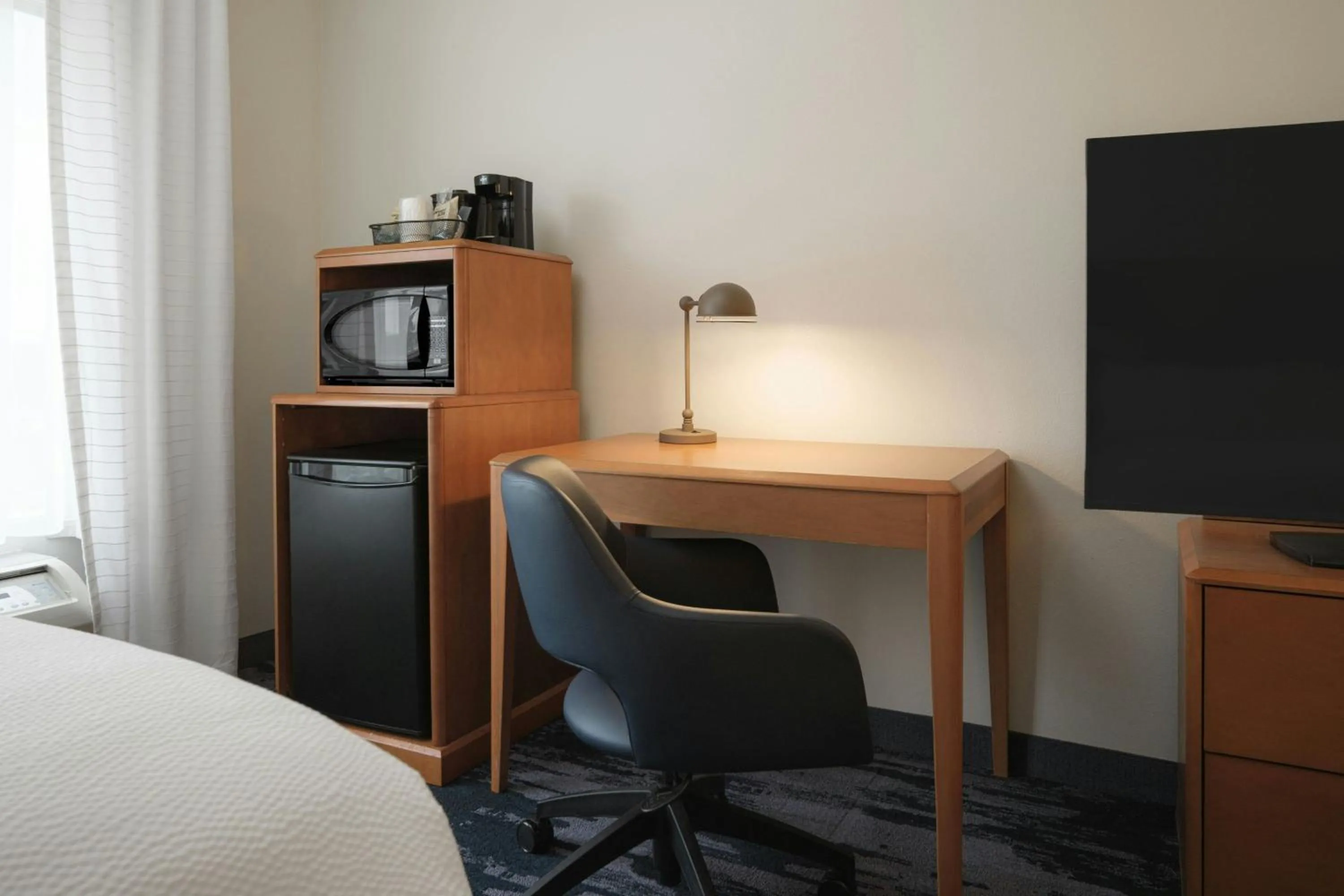 Photo of the whole room, Bed in Fairfield Inn & Suites Louisville East