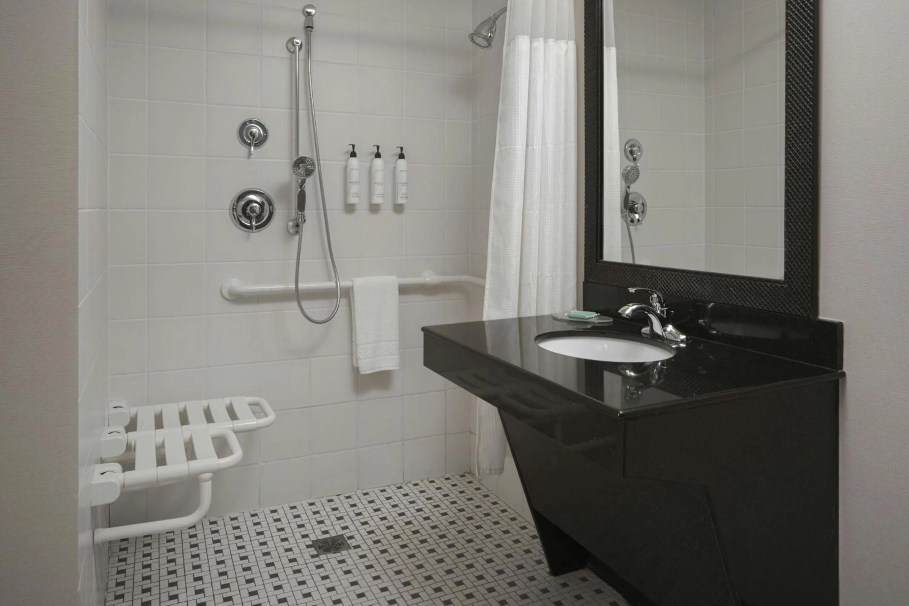 Bathroom in Fairfield Inn & Suites Louisville East