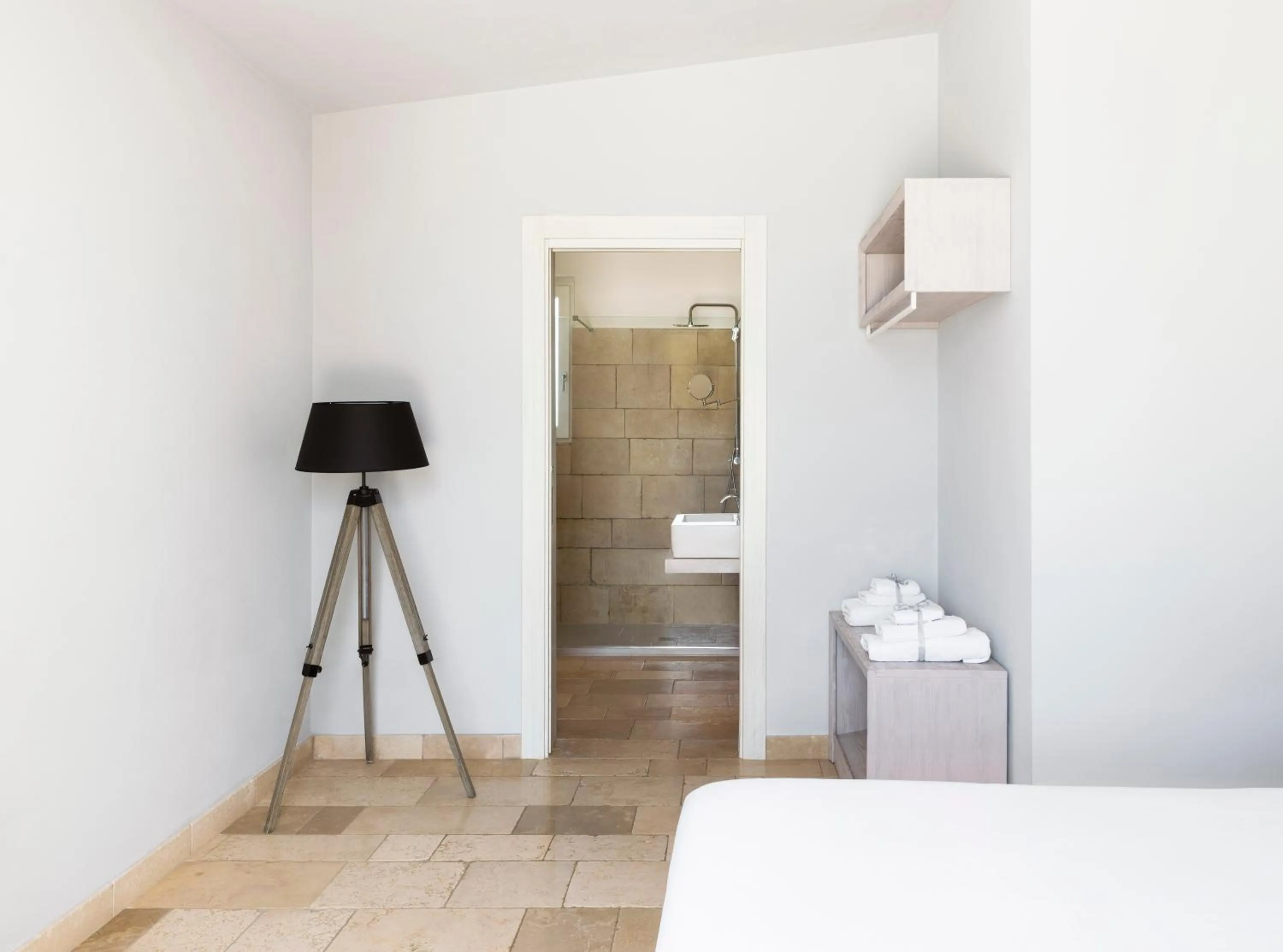 Photo of the whole room in Masseria Elysium