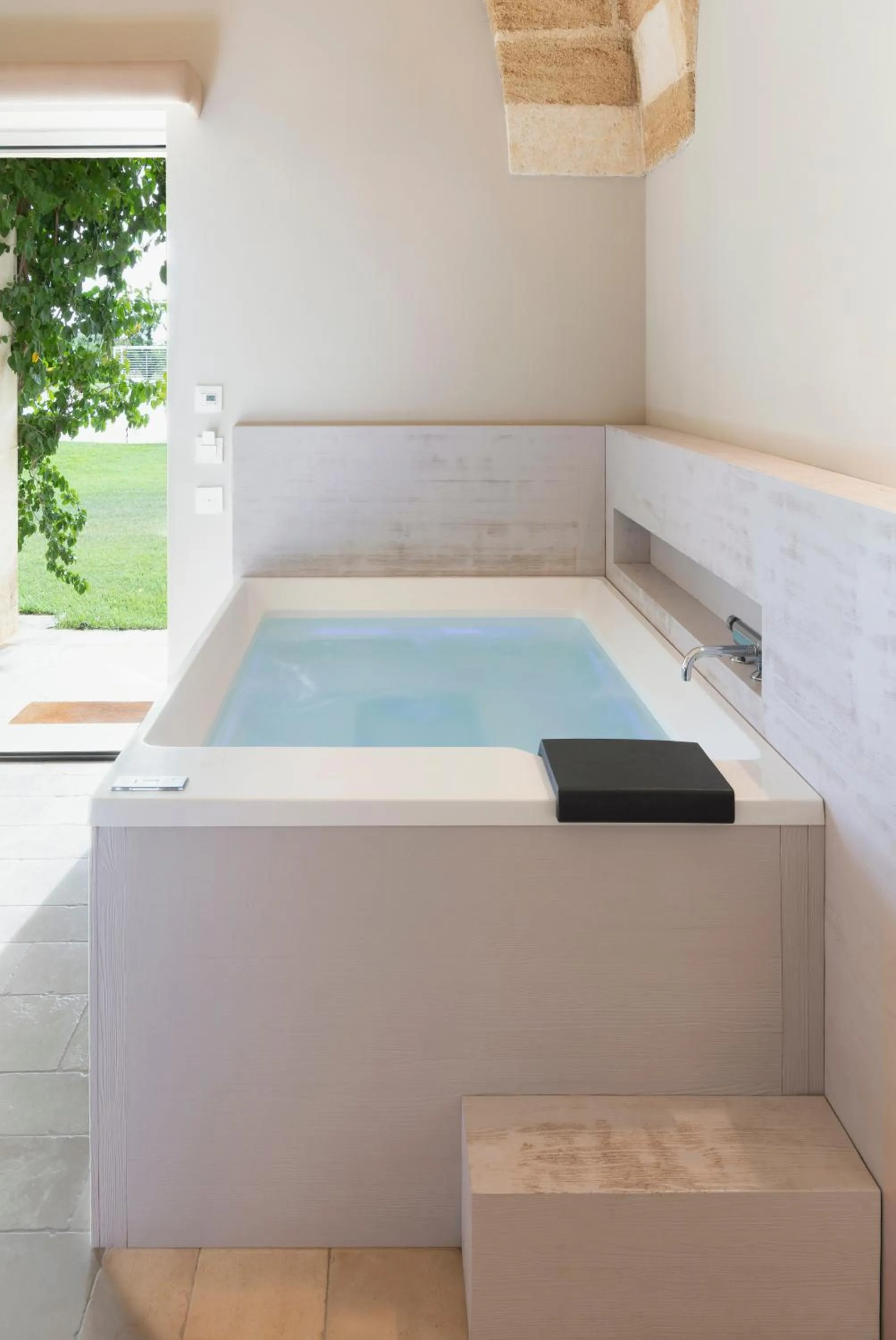 Hot Tub in Masseria Elysium