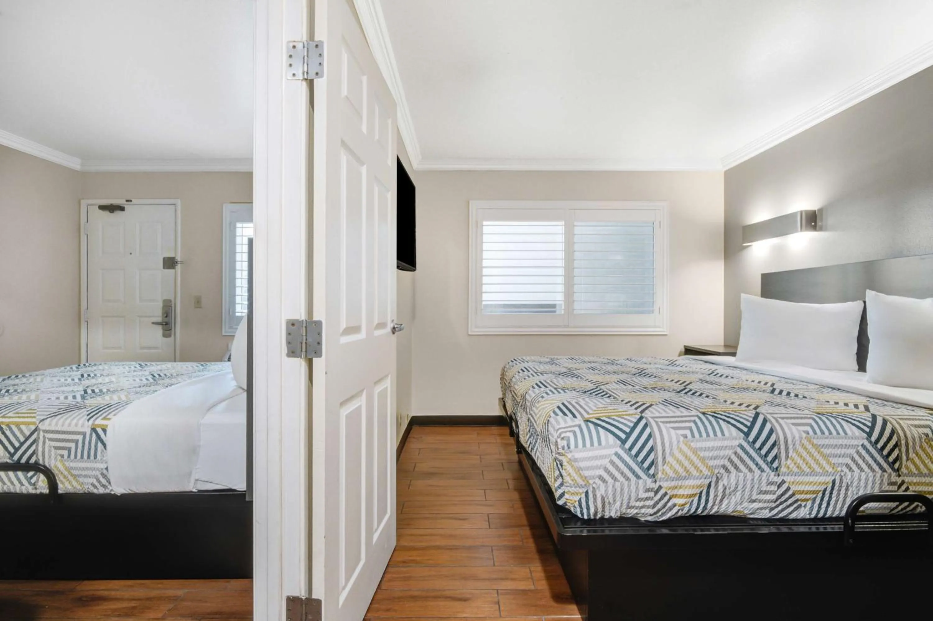 Photo of the whole room, Bed in Motel 6 Ontario, CA  Convention Center-Airport