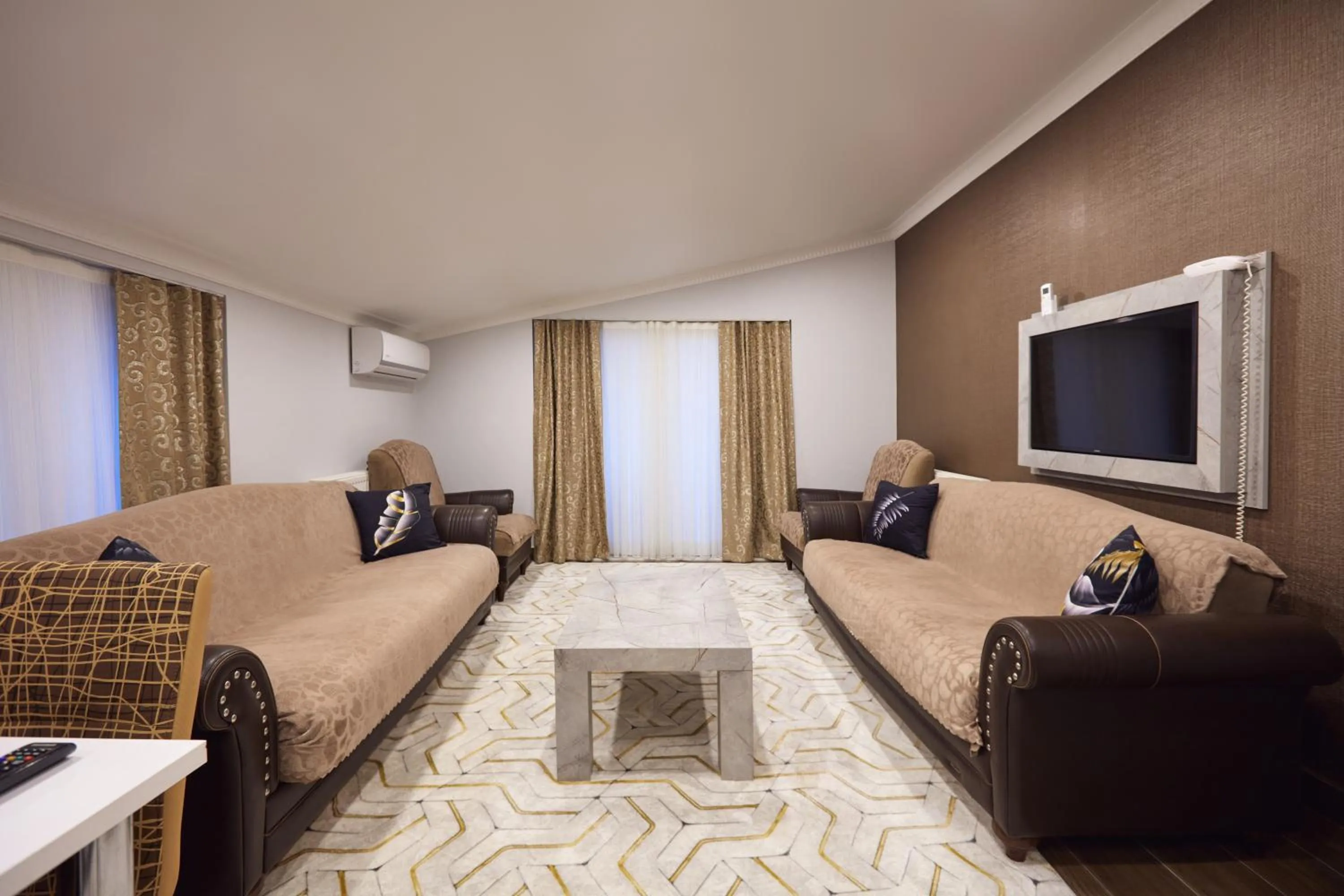 Living room in Tarabya Suites