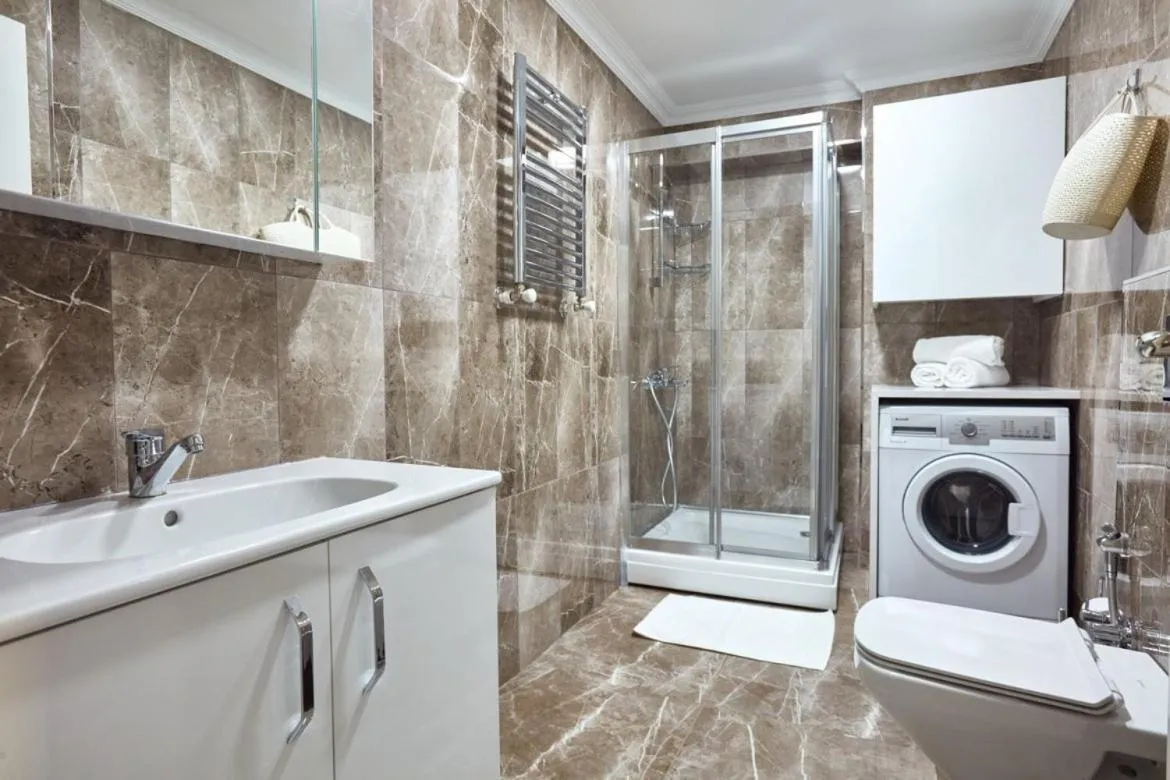 Shower in Tarabya Suites