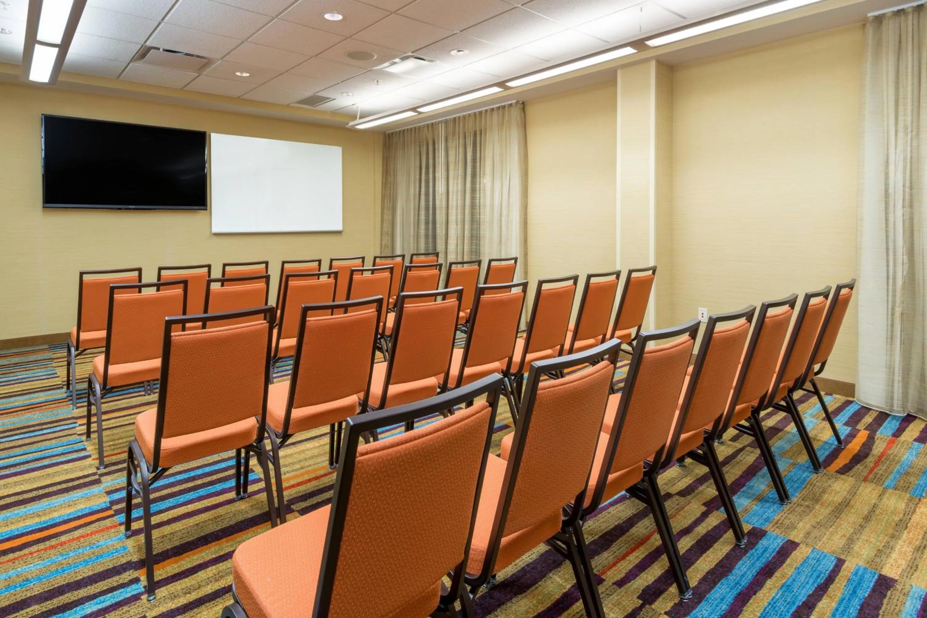 Meeting/conference room in SpringHill Suites Louisville Downtown