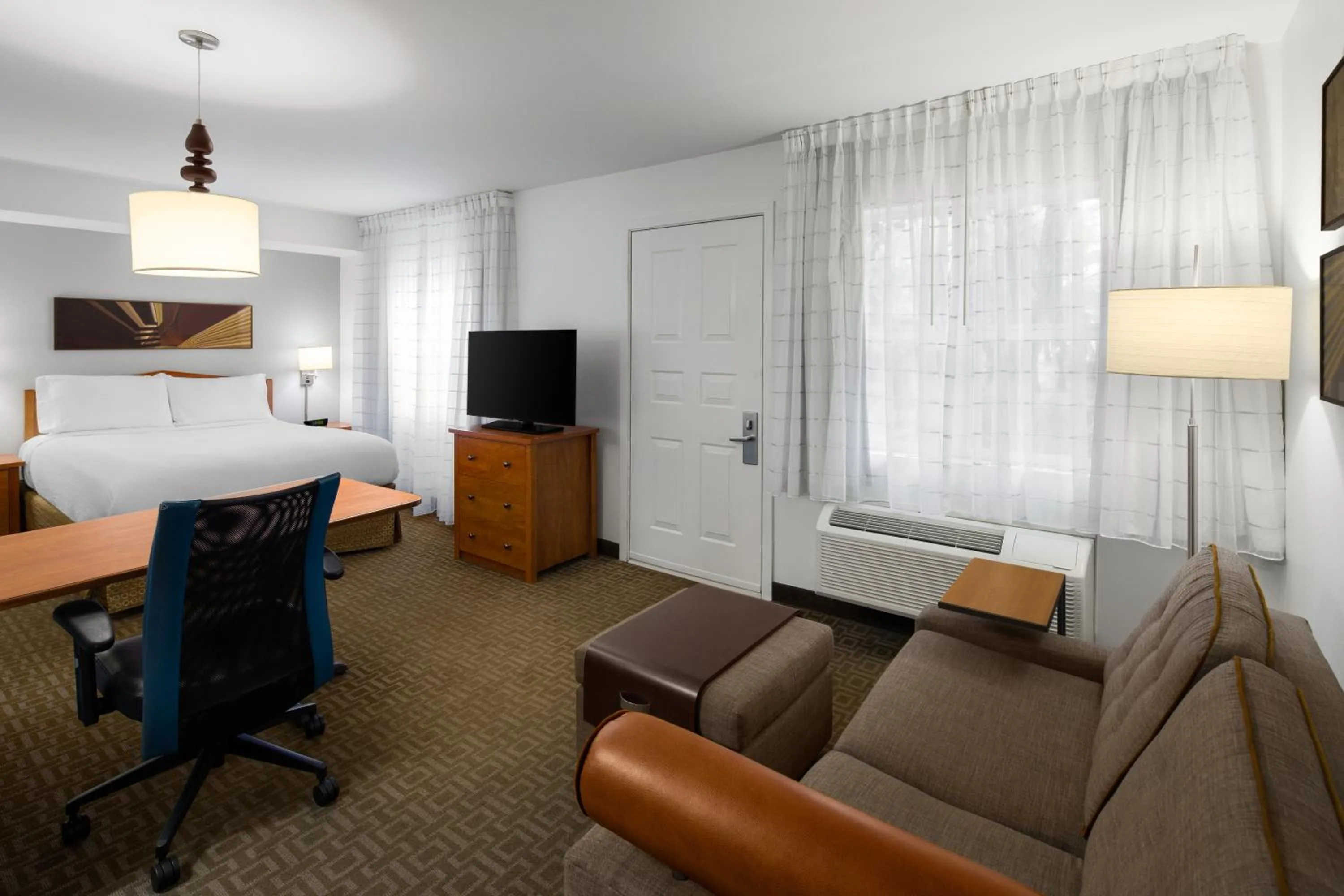 Living room in TownePlace Suites by Marriott Seattle Southcenter