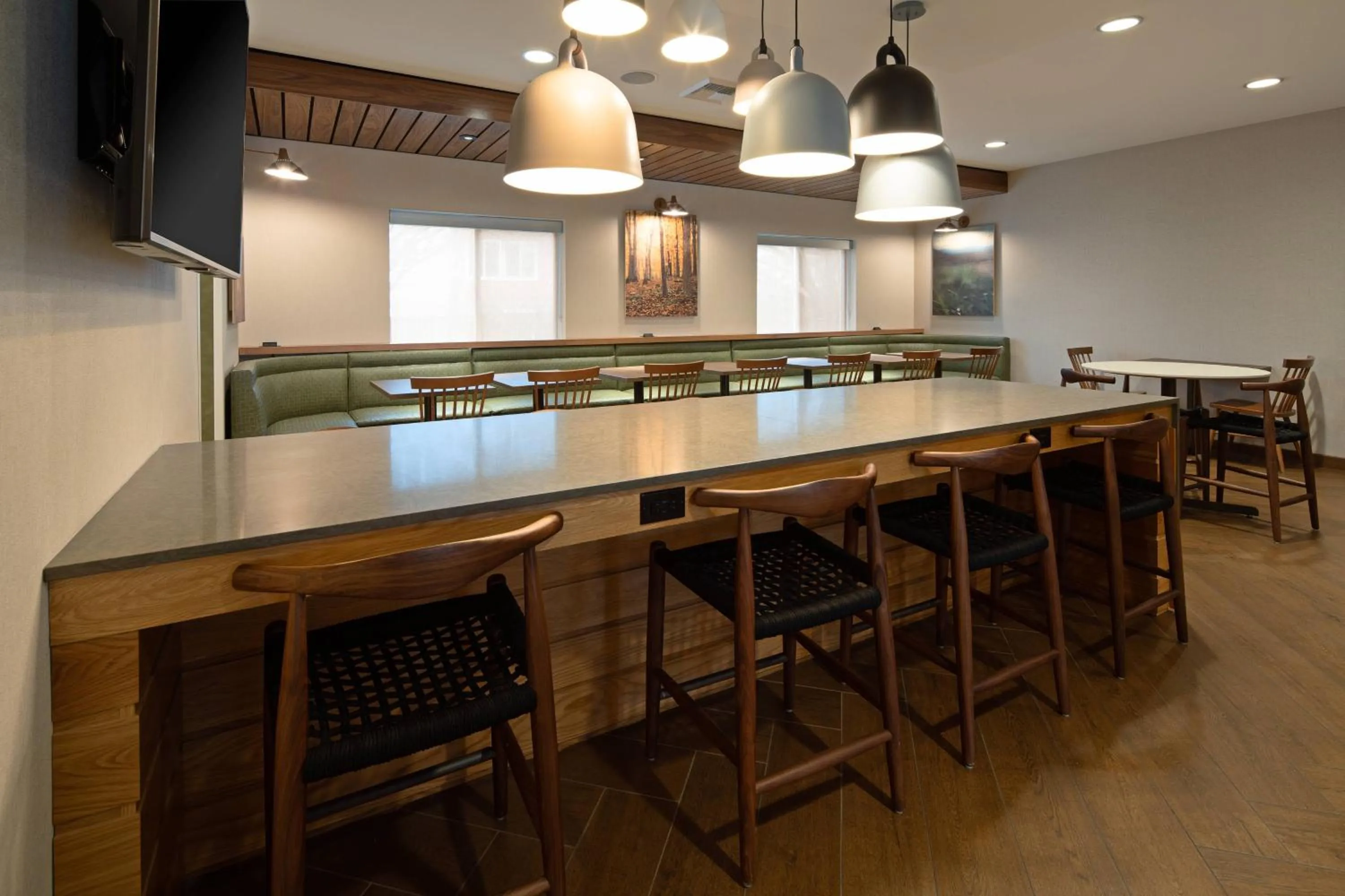 Breakfast in Fairfield by Marriott Inn & Suites Seattle Sea-Tac Airport