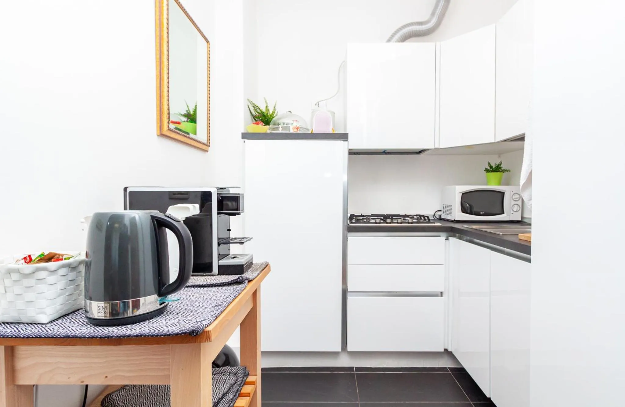 Coffee/tea facilities in Ca' Rebeka Venice - Atika & Atif