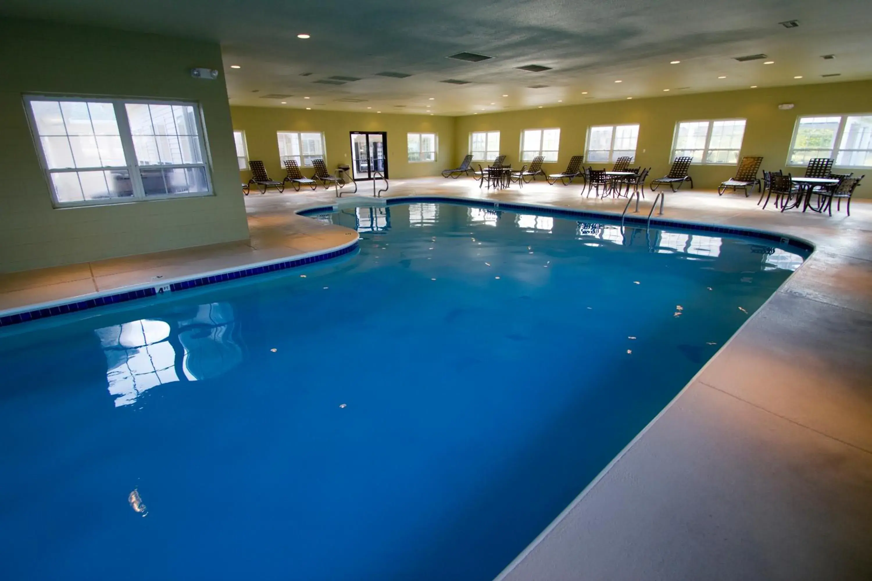 Swimming pool in The Suites at Fall Creek Swimming pool in The Suites at Fall Creek